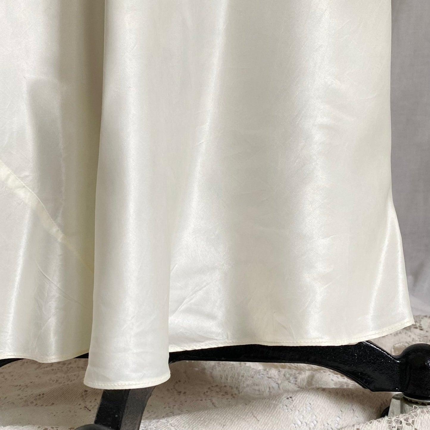 Vintage 1940's Nightgown | Pearly White Rayon Satin with Ruffled Cotton Floral Lace | Size S, M - Daggers & Dames