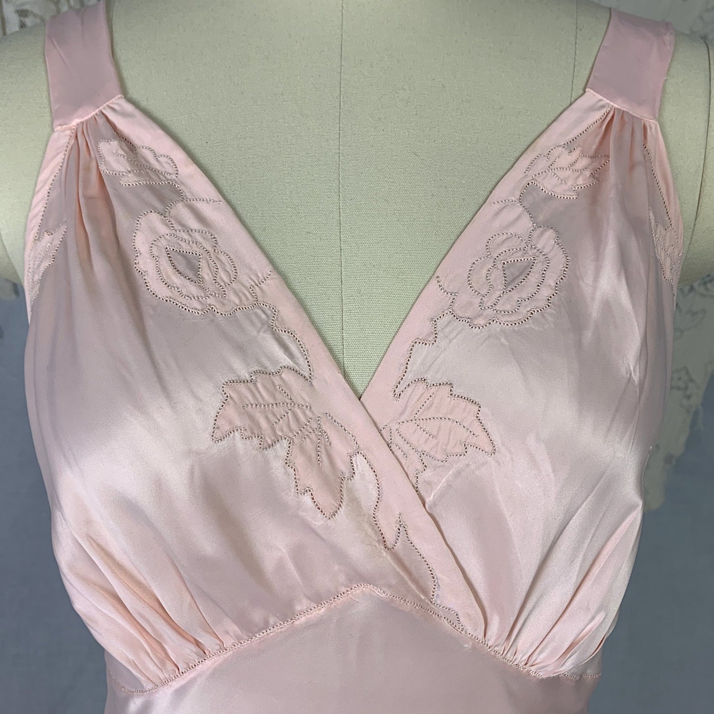 Vintage 1940's Nightgown | Rose Pink Rayon Satin with Hand Stitching & Floral Applique | Size XS | R.H. Macy Co. - Daggers & Dames