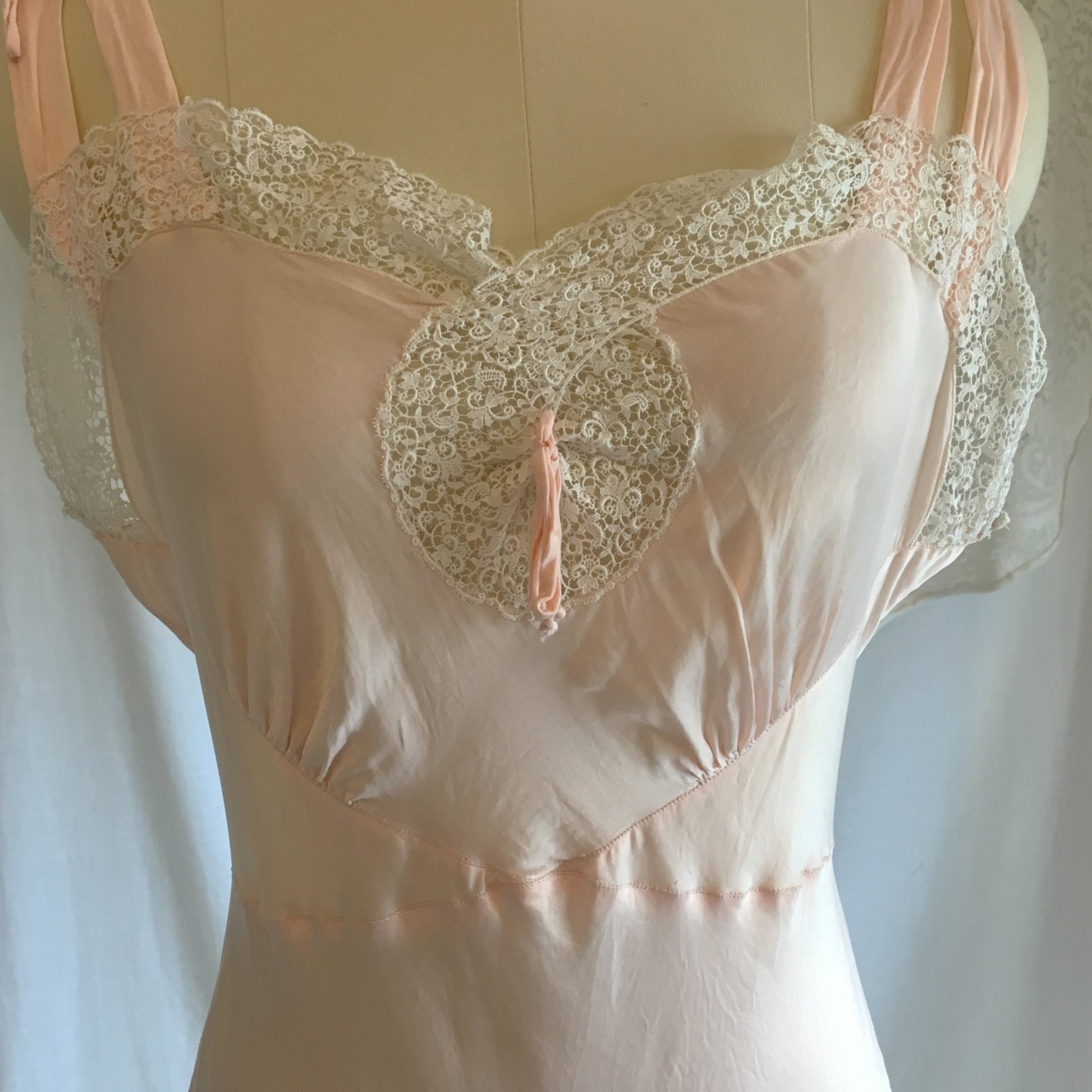 Vintage 1940's Nightgown | Silky Pale Pink Rayon with White Venetian Lace | Laros | Size M - Daggers & Dames