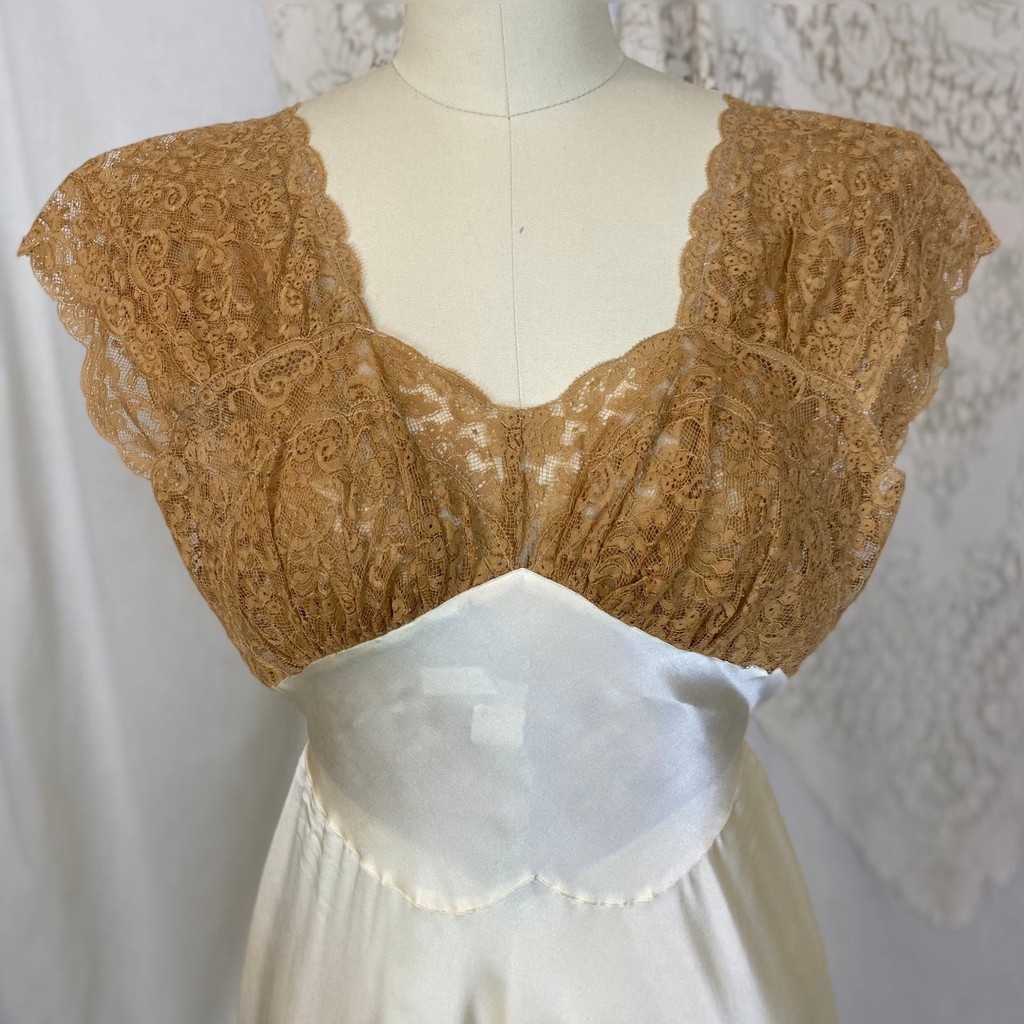 Vintage 1940's Nightgown | Warm Ivory Silk with Deep Tan Floral Lace | Size XXS, XS | Fischer Lingerie - Daggers & Dames