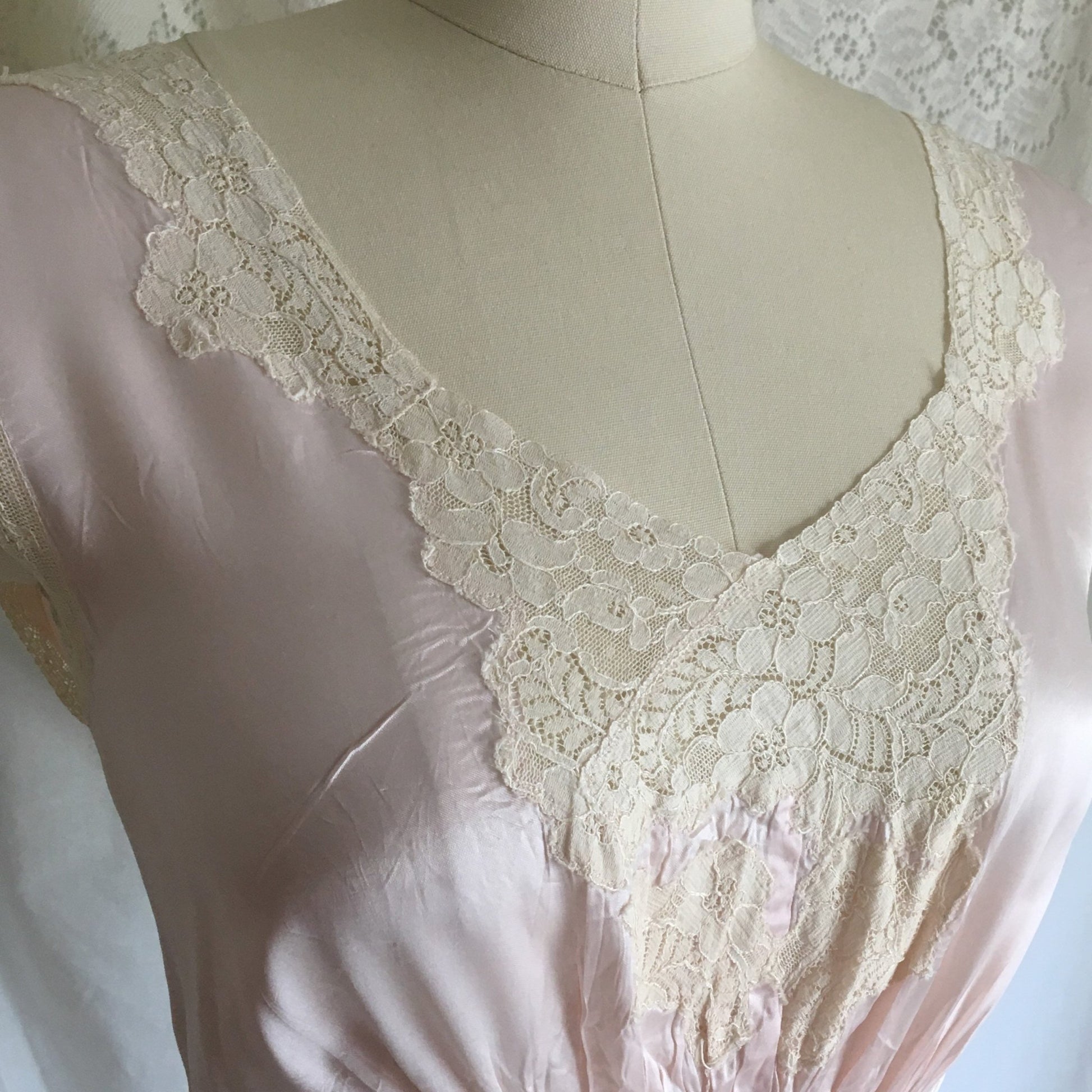 Vintage 1940's Peignoir Set | Pink Rayon Satin & Ecru Lace | Bias Cut Nightgown | Bridal Lingerie Set | Princess Sleeve Robe | Size M, LG - Daggers & Dames