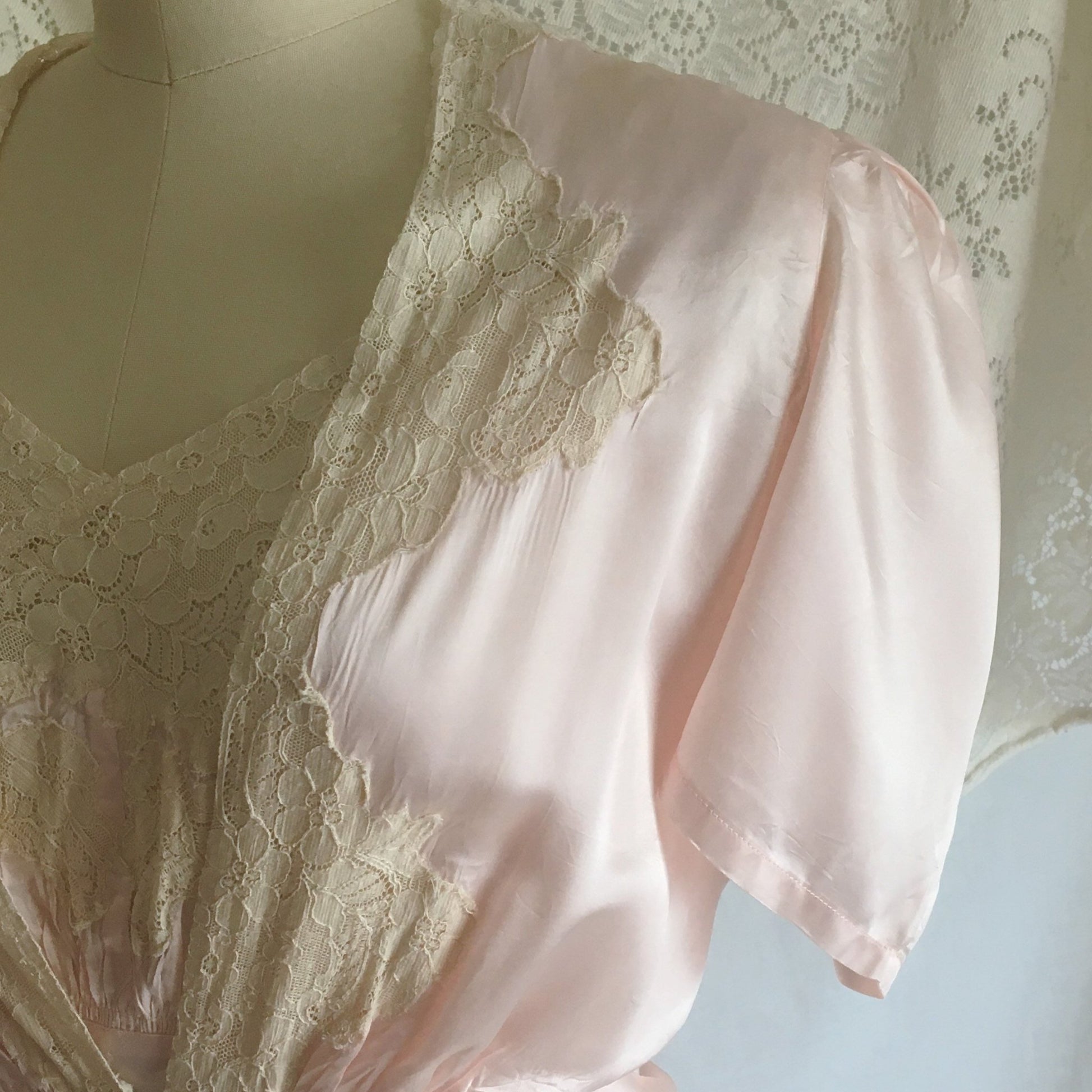 Vintage 1940's Peignoir Set | Pink Rayon Satin & Ecru Lace | Bias Cut Nightgown | Bridal Lingerie Set | Princess Sleeve Robe | Size M, LG - Daggers & Dames