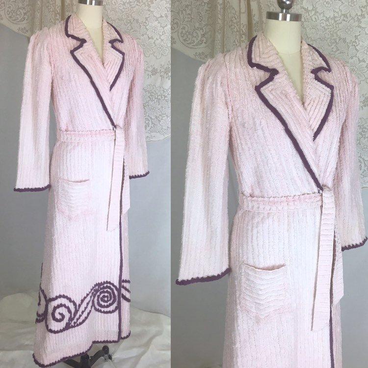 Vintage 1940's Robe | Lilac & Deep Royal Purple Chenille | Size XS, S - Daggers & Dames
