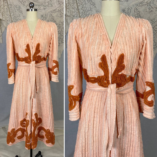 Vintage 1940's Robe | Lush Peach Candlewick Chenille with Sienna Floral Tufts | Size S, M - Daggers & Dames