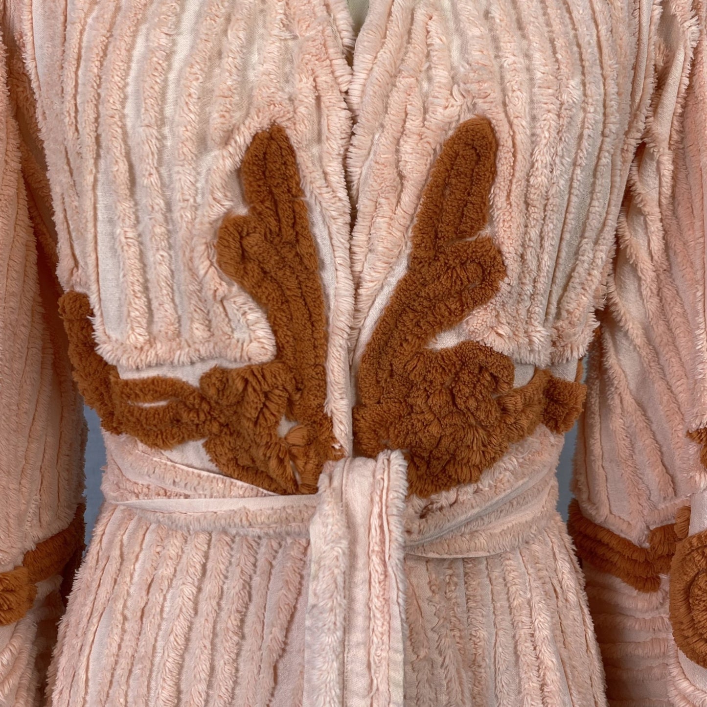 Vintage 1940's Robe | Lush Peach Candlewick Chenille with Sienna Floral Tufts | Size S, M - Daggers & Dames