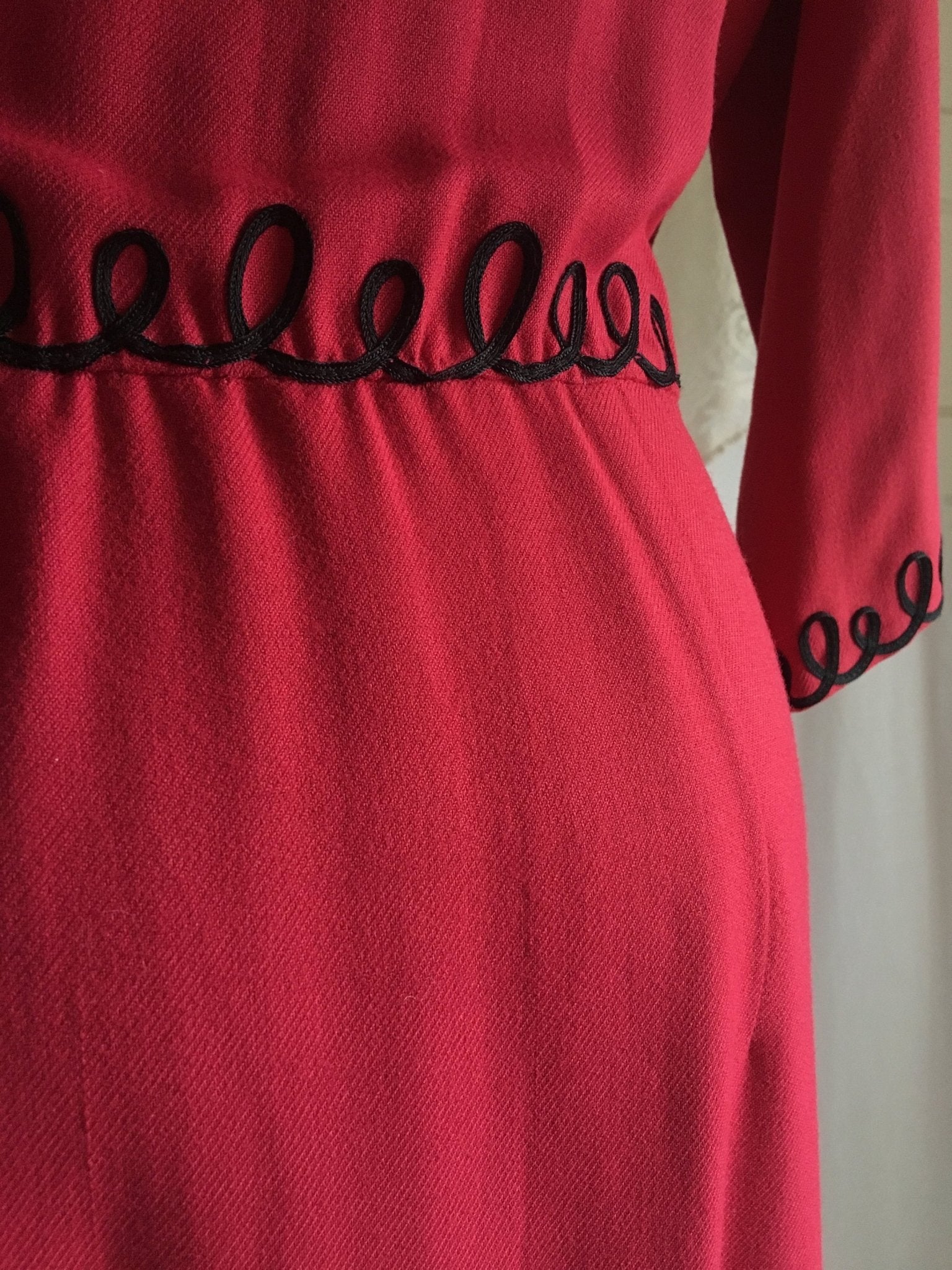 Vintage 1940's Robe | Rich Red Wool Flannel with Black Swirl Ribbon Embroidery | Neusteter's Denver | Size S, M, LG - Daggers & Dames