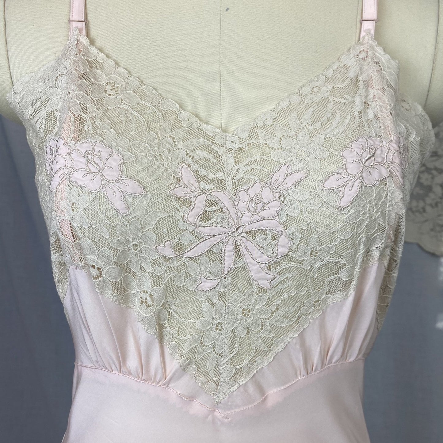 Vintage 1940's Slip | Baby Pink Rayon with Ivory Cotton Lace & Floral Applique | Size XS | Aristocraft, Never Worn - Daggers & Dames