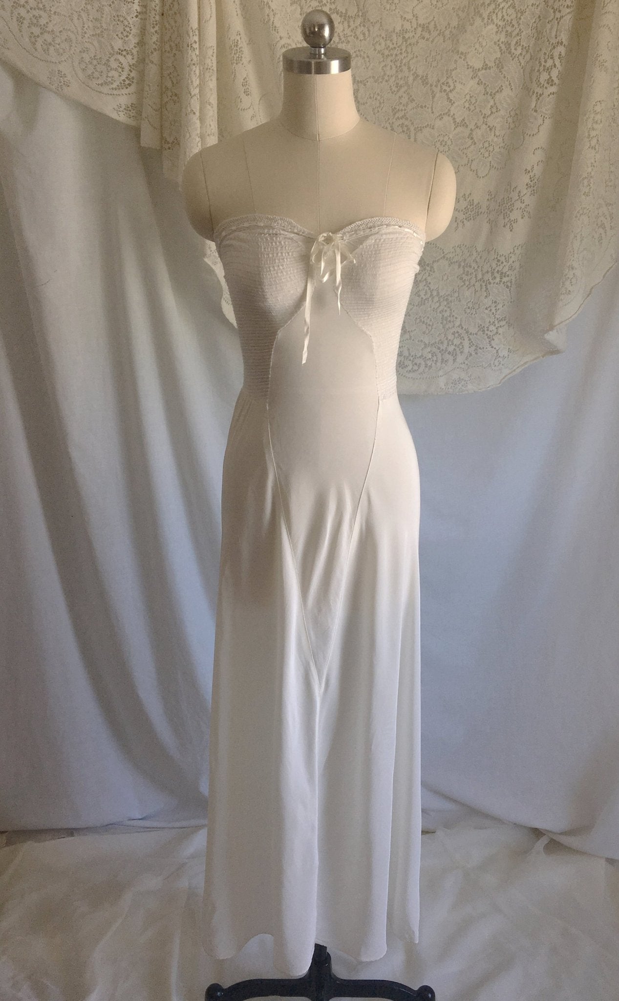 Vintage 1940's Slip | Ivory Rayon with Ribbon & Lace | Rare Year Rounder Slip by Mojud | Size S - Daggers & Dames