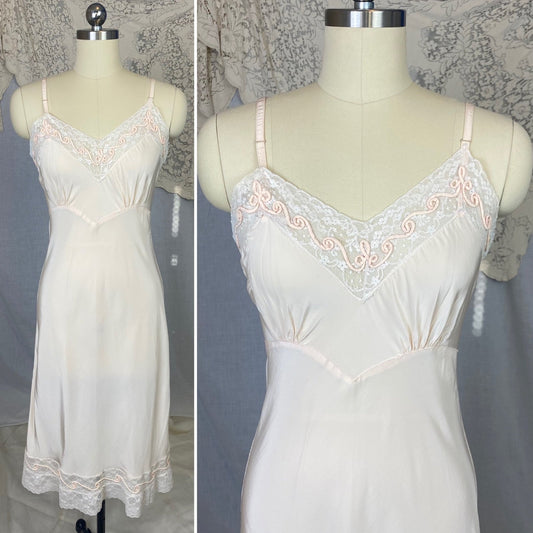 Vintage 1940's Slip | Light Pink Rayon with Ivory Lace & | Size S, M - Daggers & Dames