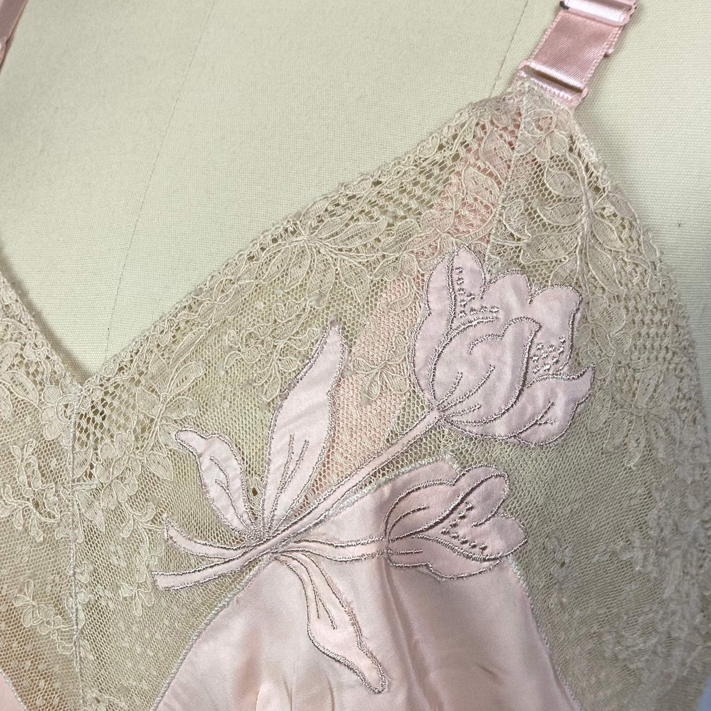 Vintage 1940's Slip | Pale Powder Pink Rayon with Ivory Lace & Floral Appliqué | Size 34 Bust, S, M | Rhythm Lingerie - Never Worn - Daggers & Dames