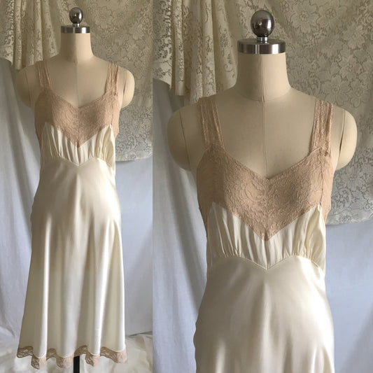 Vintage 1940's Slip | Pearl White Rayon Satin with Ecru Lace | Size XS, S Petite - Daggers & Dames