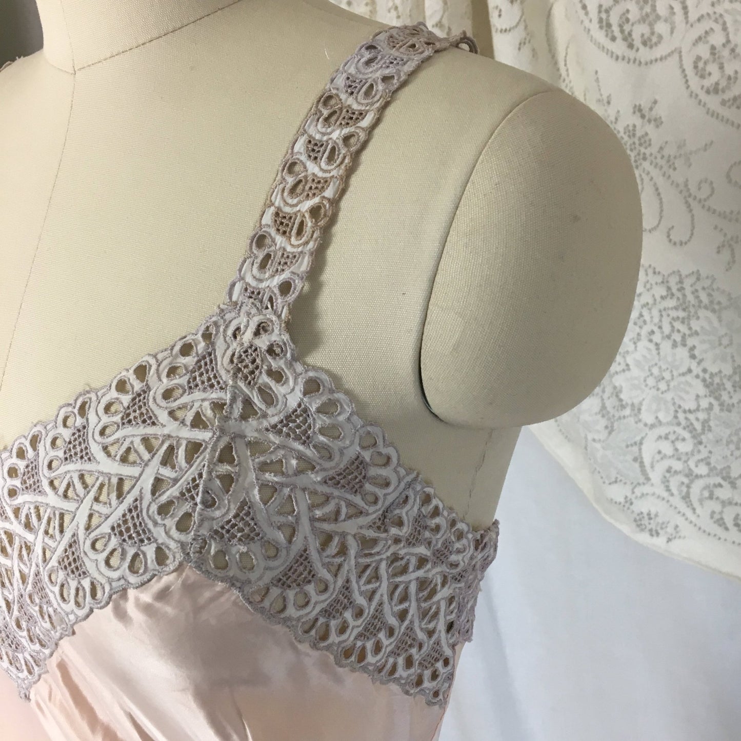 Vintage 1940's Slip | Powder Pink Rayon Satin with Embroidered Cutout Lace | Radelle | Size XS - Daggers & Dames