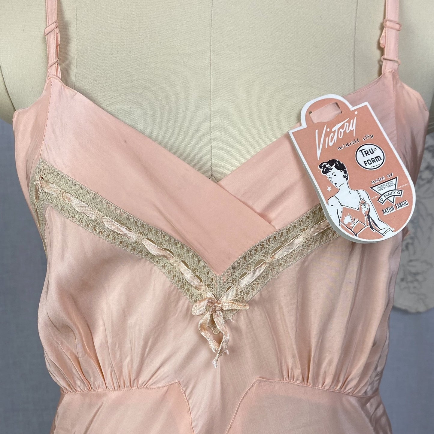 Vintage 1940's Slip | Rich Blush Pink Rayon with Nude Lace | Size 34 Bust, S | Tru-Form, New with Tags - Daggers & Dames