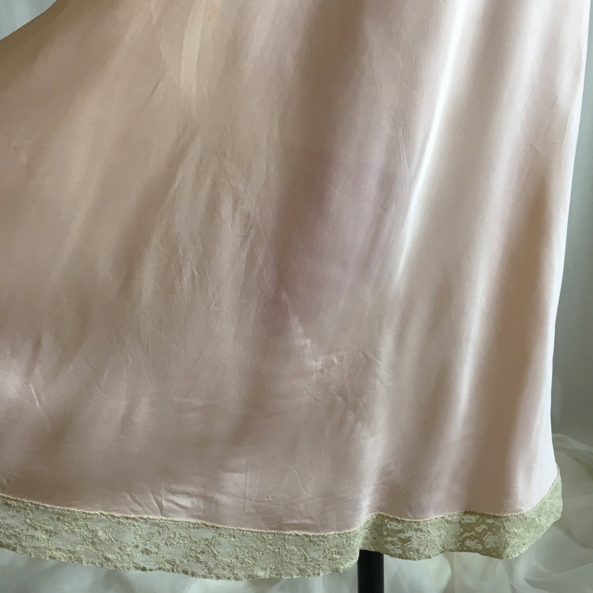 Vintage 1940's Slip | Rose Gold Pink Rayon Satin with Ecru Lace Trim |Size S, M - Daggers & Dames