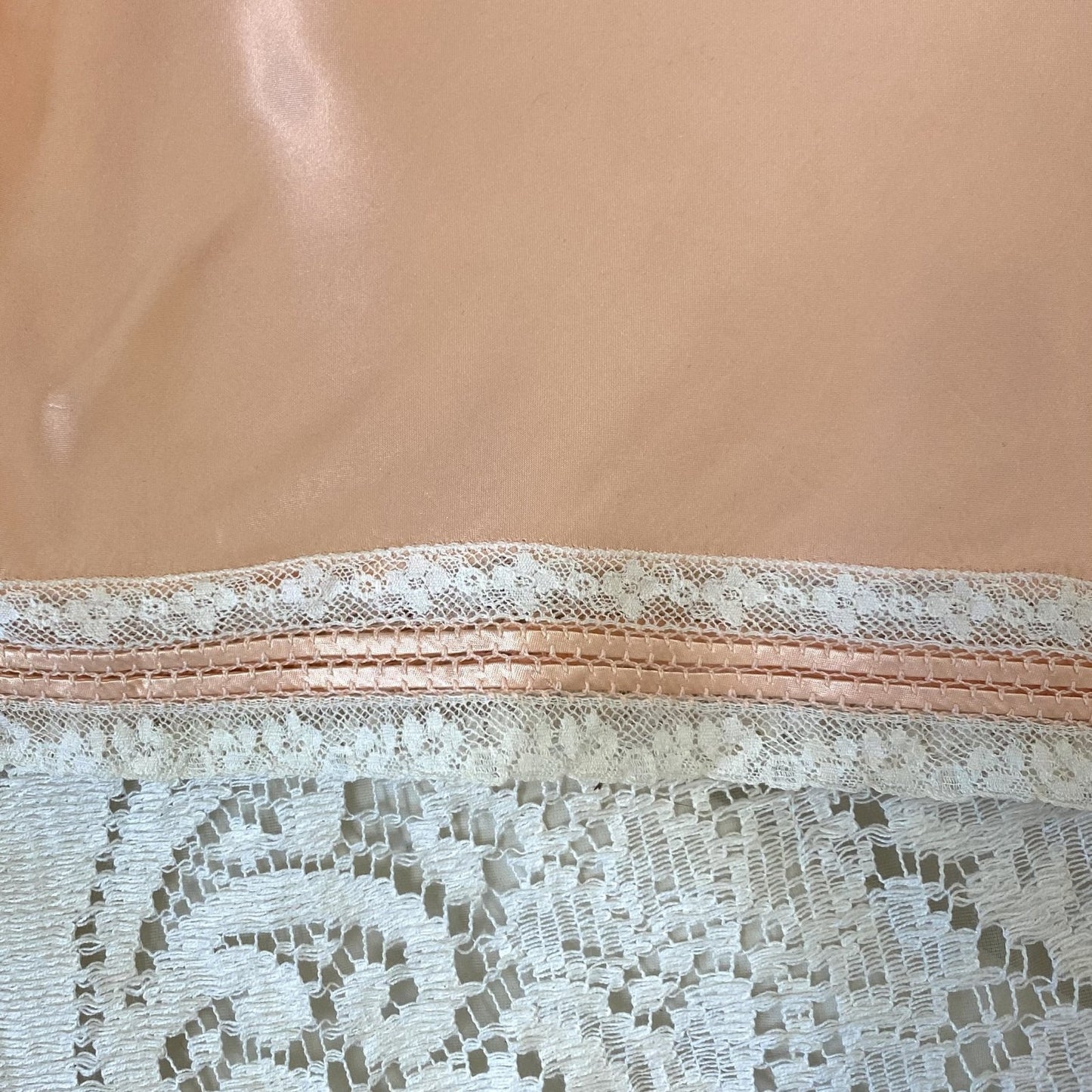 Vintage 1940's Tap Pants | Rosy Gold Pink with Ivory Lace | Size M, LG - Daggers & Dames