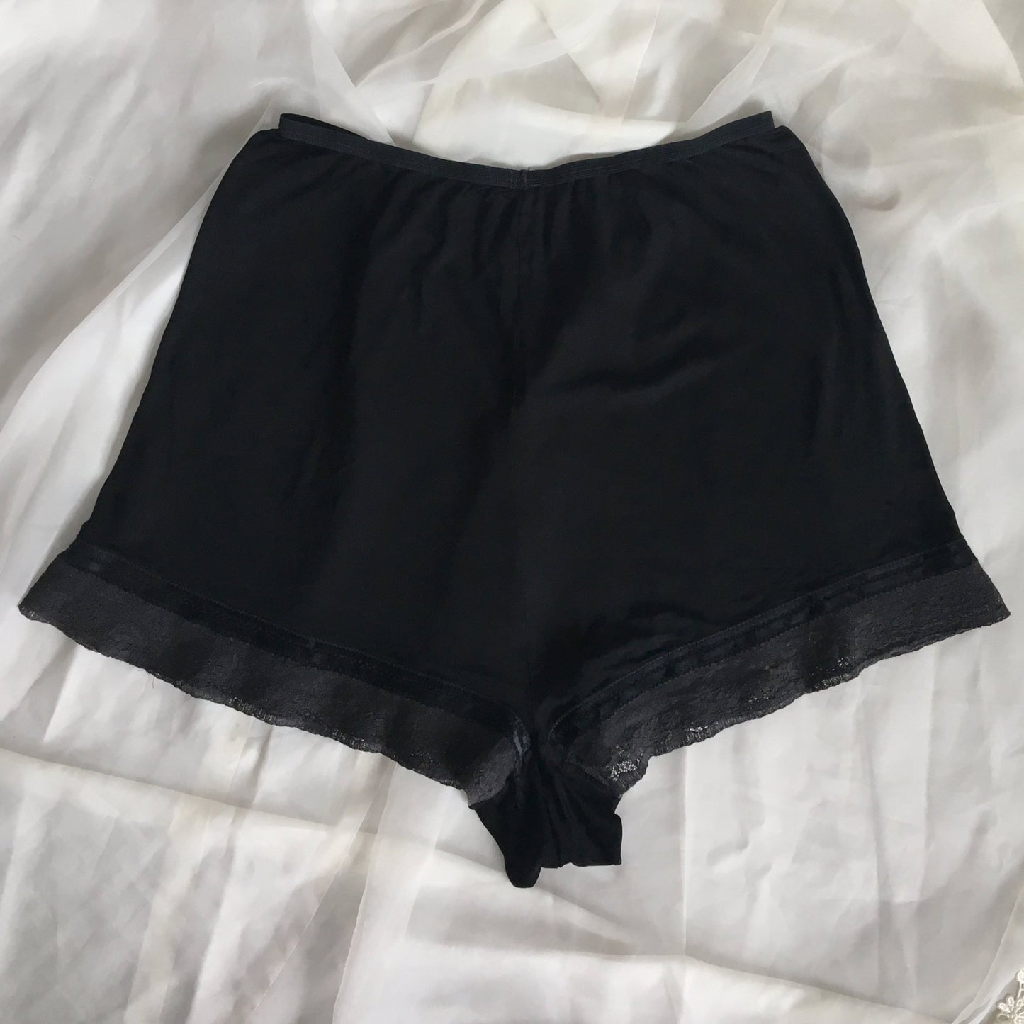 Vintage 1940's Tap Pants | Silky Black Rayon with Satin Ribbon and Lace | Carter's | Size M, LG - Daggers & Dames
