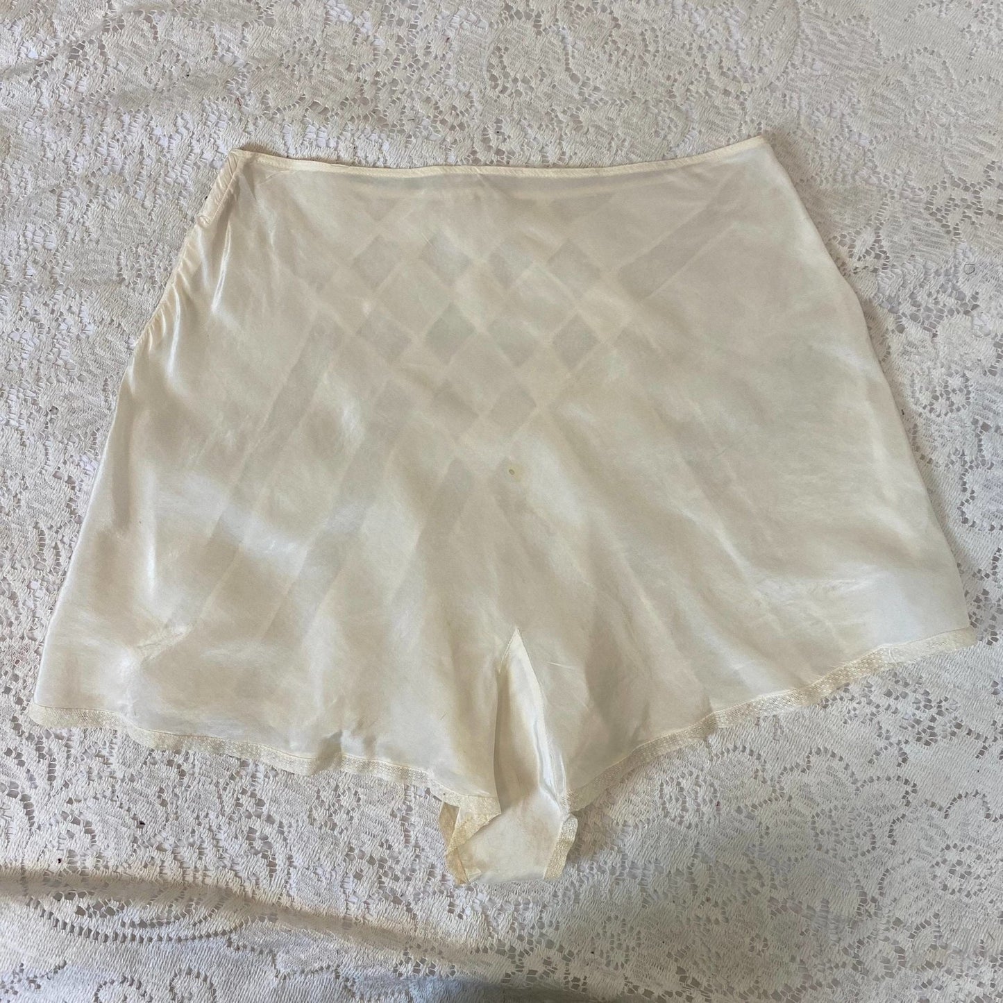Vintage 1940's Tap Pants | White Silk with Embroidered Tulle Inserts & Silk Rosettes | Size S - Daggers & Dames