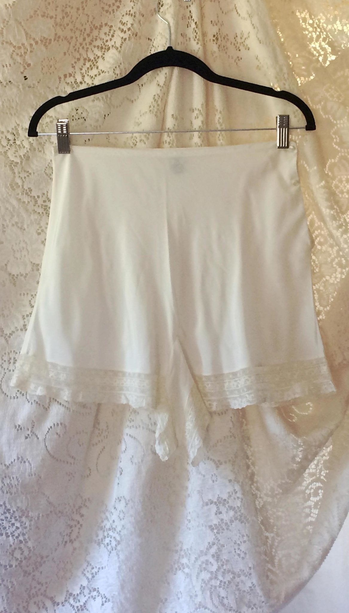 Vintage 1940's White Tap Pants by Trillium - Daggers & Dames