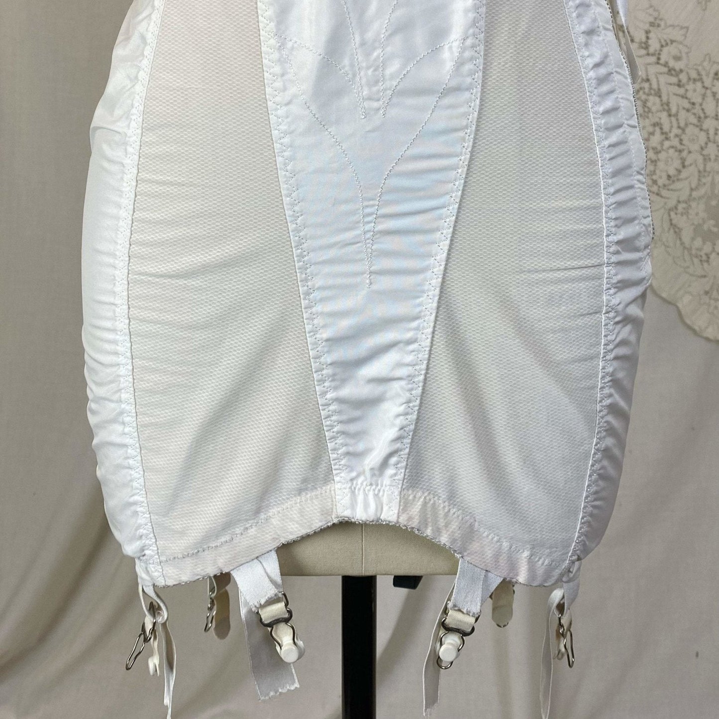 Vintage 1950's All in One Girdle | Bright White Embroidered Nylon Taffeta with Elastic Mesh & Lace | Size 34 C, 36 B | Life by Formfit - Daggers & Dames