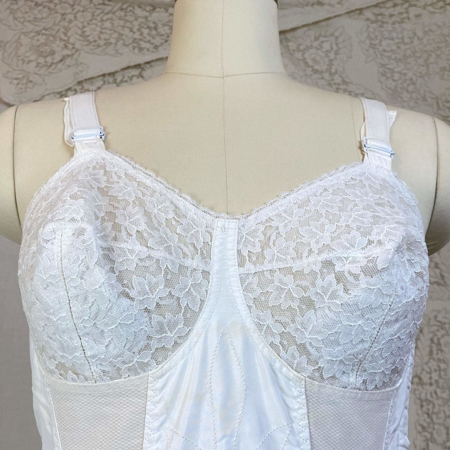 Vintage 1950's All in One Girdle | Bright White Embroidered Nylon Taffeta with Elastic Mesh & Lace | Size 34 C, 36 B | Life by Formfit - Daggers & Dames