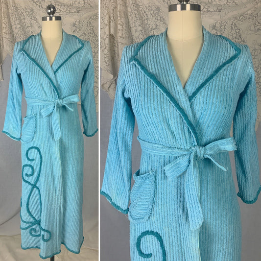 Vintage 1950's Bathrobe | Sky Blue Candlewick Chenille with Cerulean Floral Swirl Tufts | Size XS Petite - Daggers & Dames