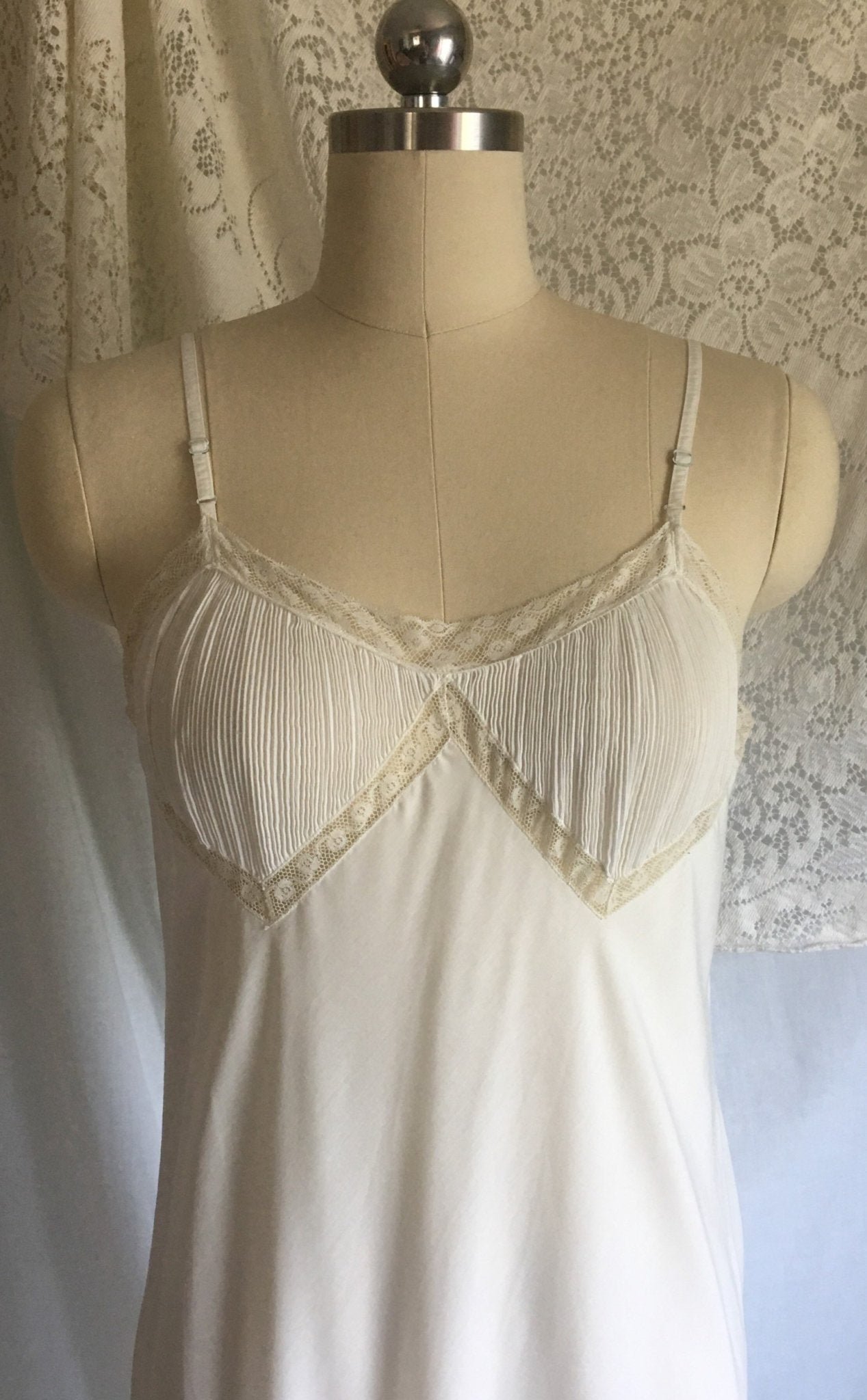 Vintage 1950's Chemise Slip | White Dacron Cotton Batiste & Lace | Crystal Pleating | Barbizon | Size SM - Daggers & Dames