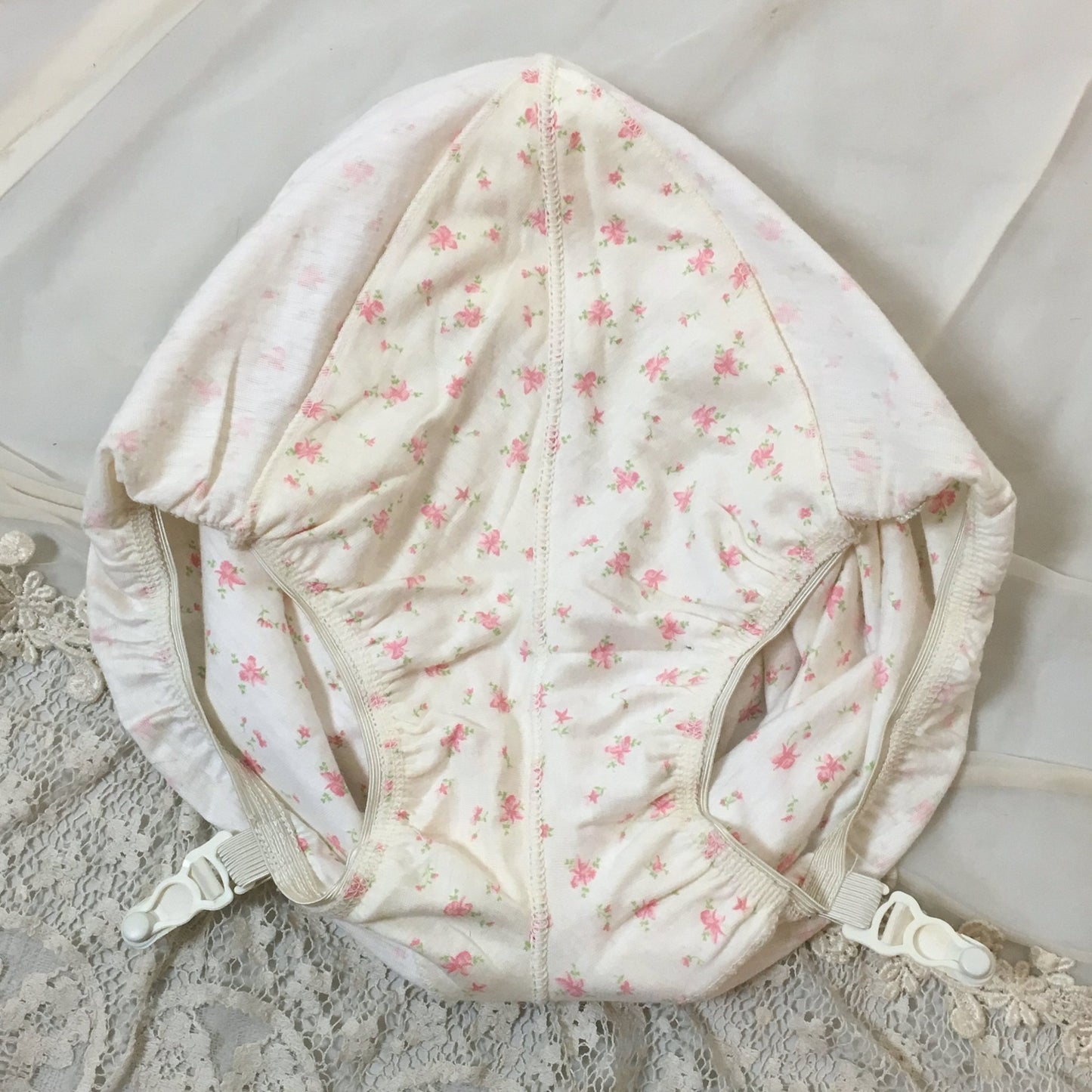 Vintage 1950's Garter Panties | High Waist Soft White Cotton with Pink Floral Print & Detachable Garters | Knit'ns | Size SM - Daggers & Dames