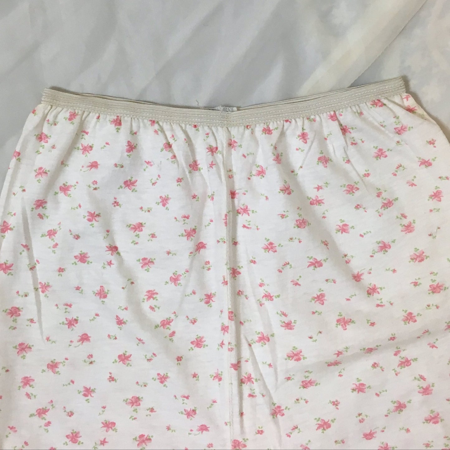 Vintage 1950's Garter Panties | High Waist Soft White Cotton with Pink Floral Print & Detachable Garters | Knit'ns | Size SM - Daggers & Dames