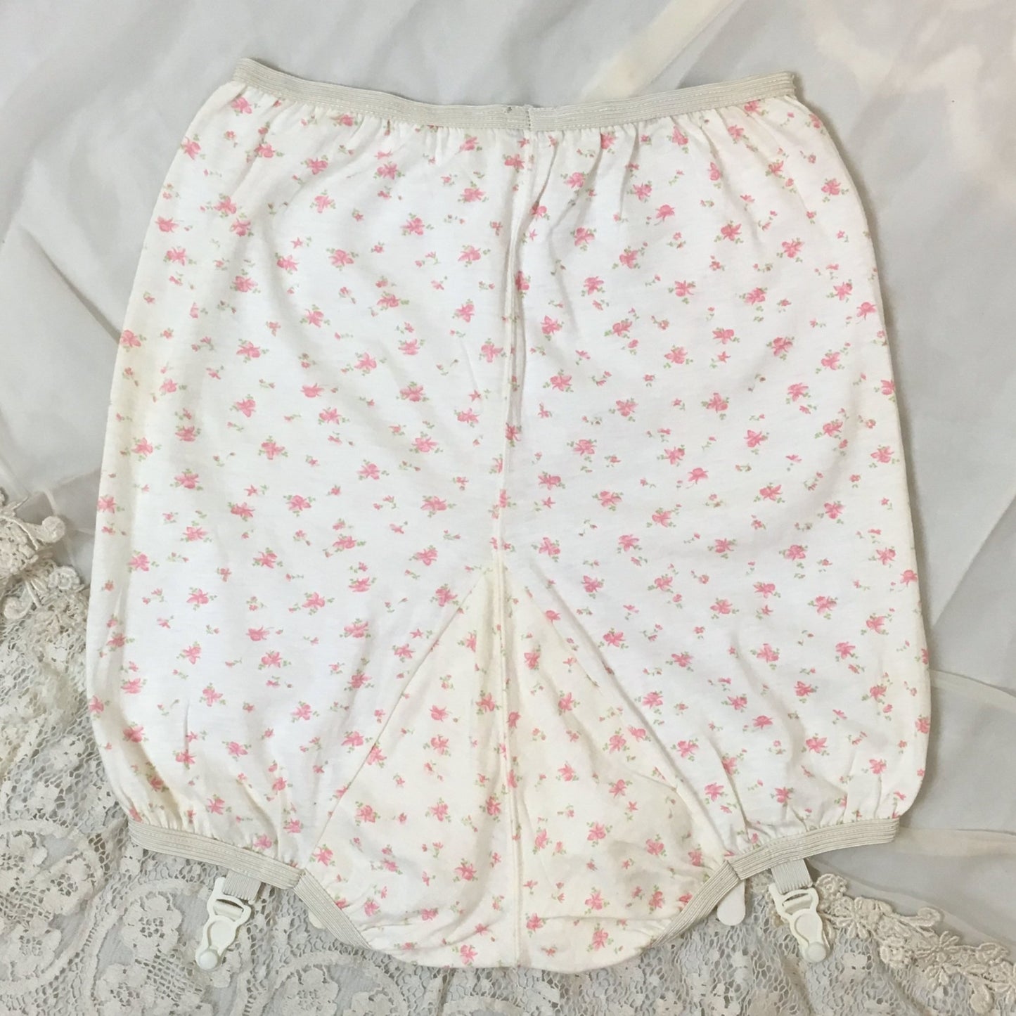 Vintage 1950's Garter Panties | High Waist Soft White Cotton with Pink Floral Print & Detachable Garters | Knit'ns | Size SM - Daggers & Dames