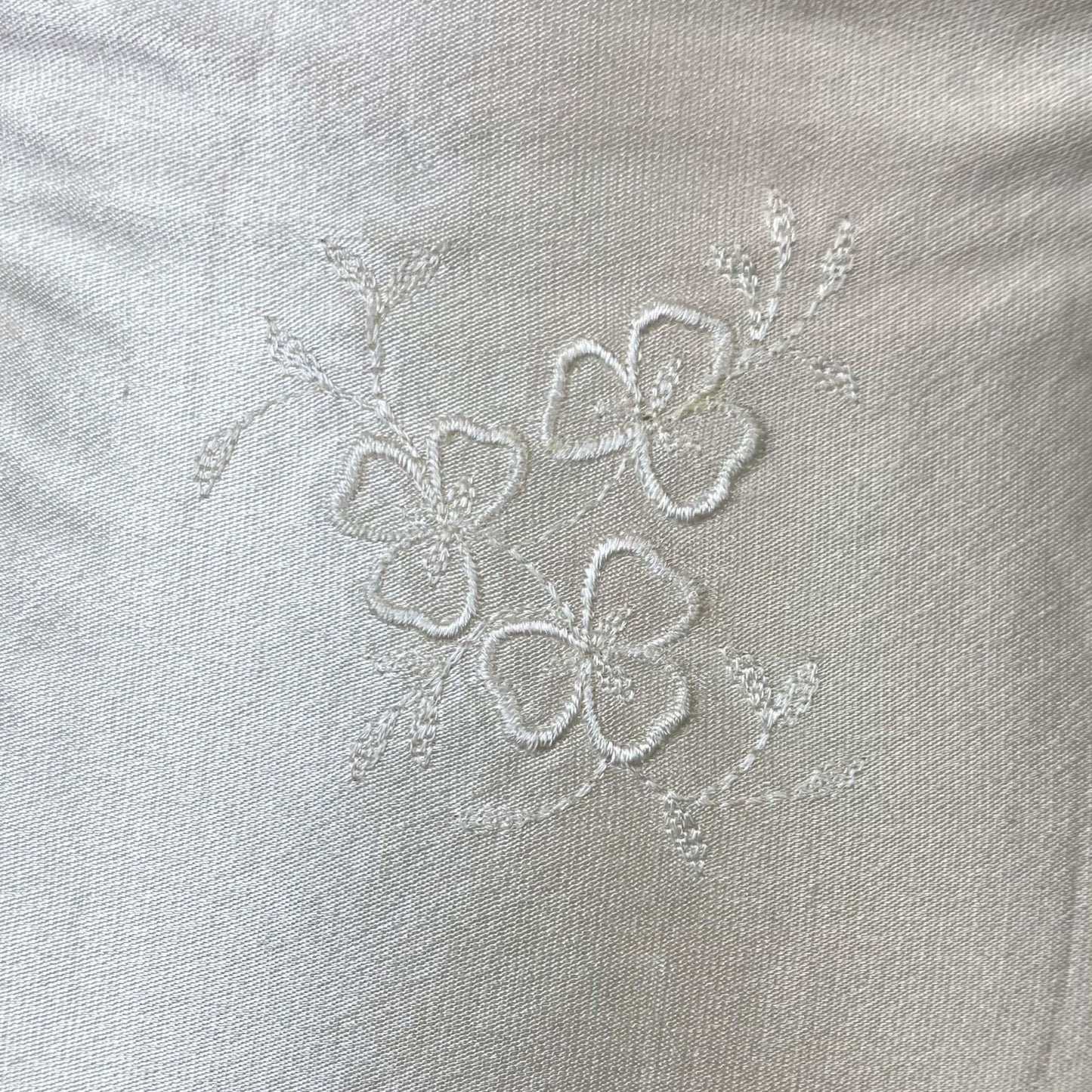 Vintage 1950's Girdle | White Satin with Clover Embroidery & Elastic Mesh | Size XS, S | Jantzen - Daggers & Dames