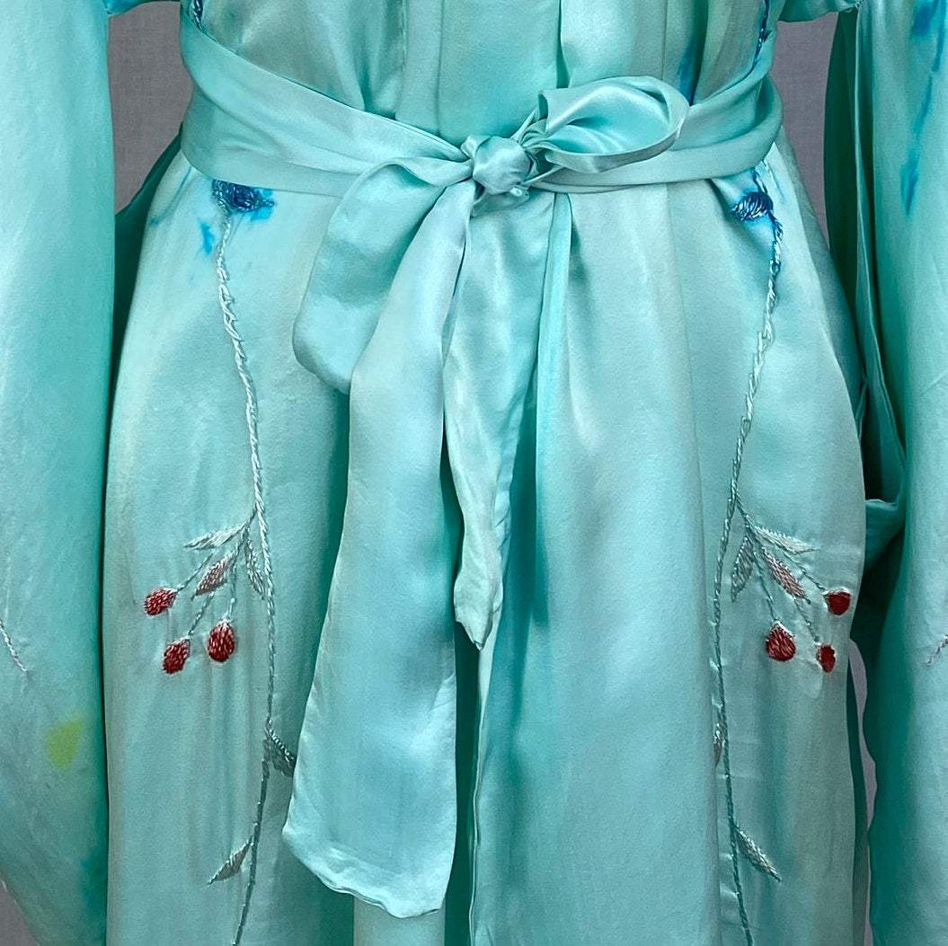Vintage 1950's Japanese Kimono | Sky Blue Silk with Hand Embroidered Floral Pattern | Size Free -As Is - Daggers & Dames