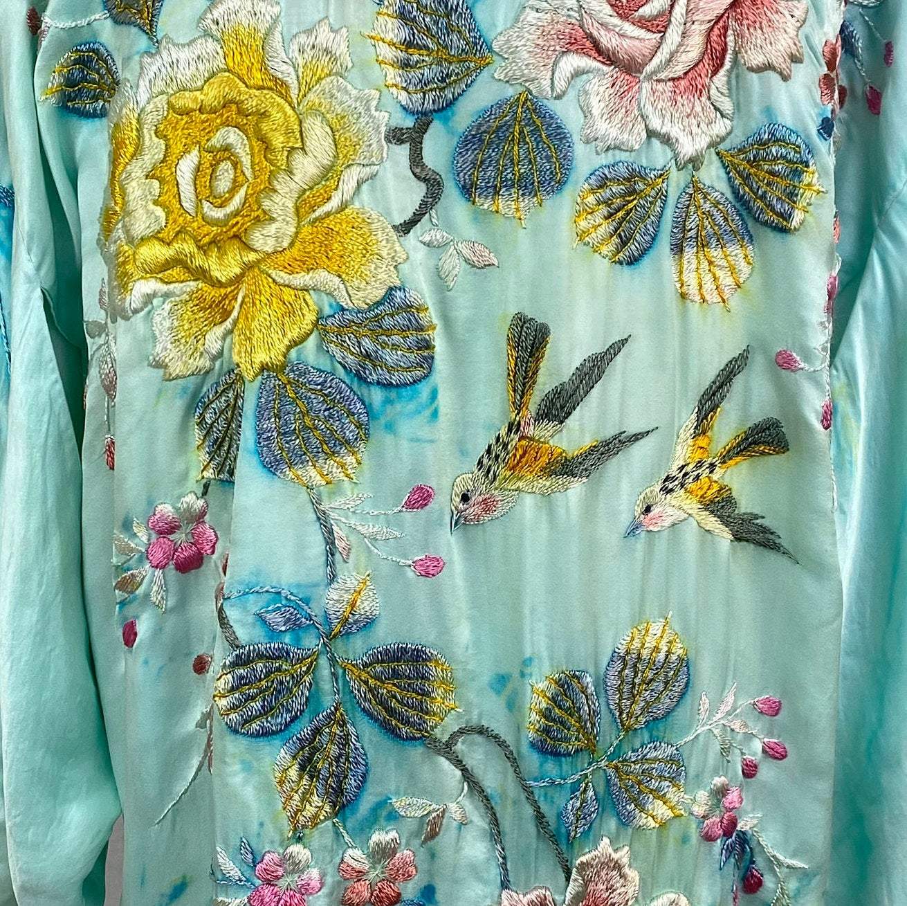 Vintage 1950's Japanese Kimono | Sky Blue Silk with Hand Embroidered Floral Pattern | Size Free -As Is - Daggers & Dames