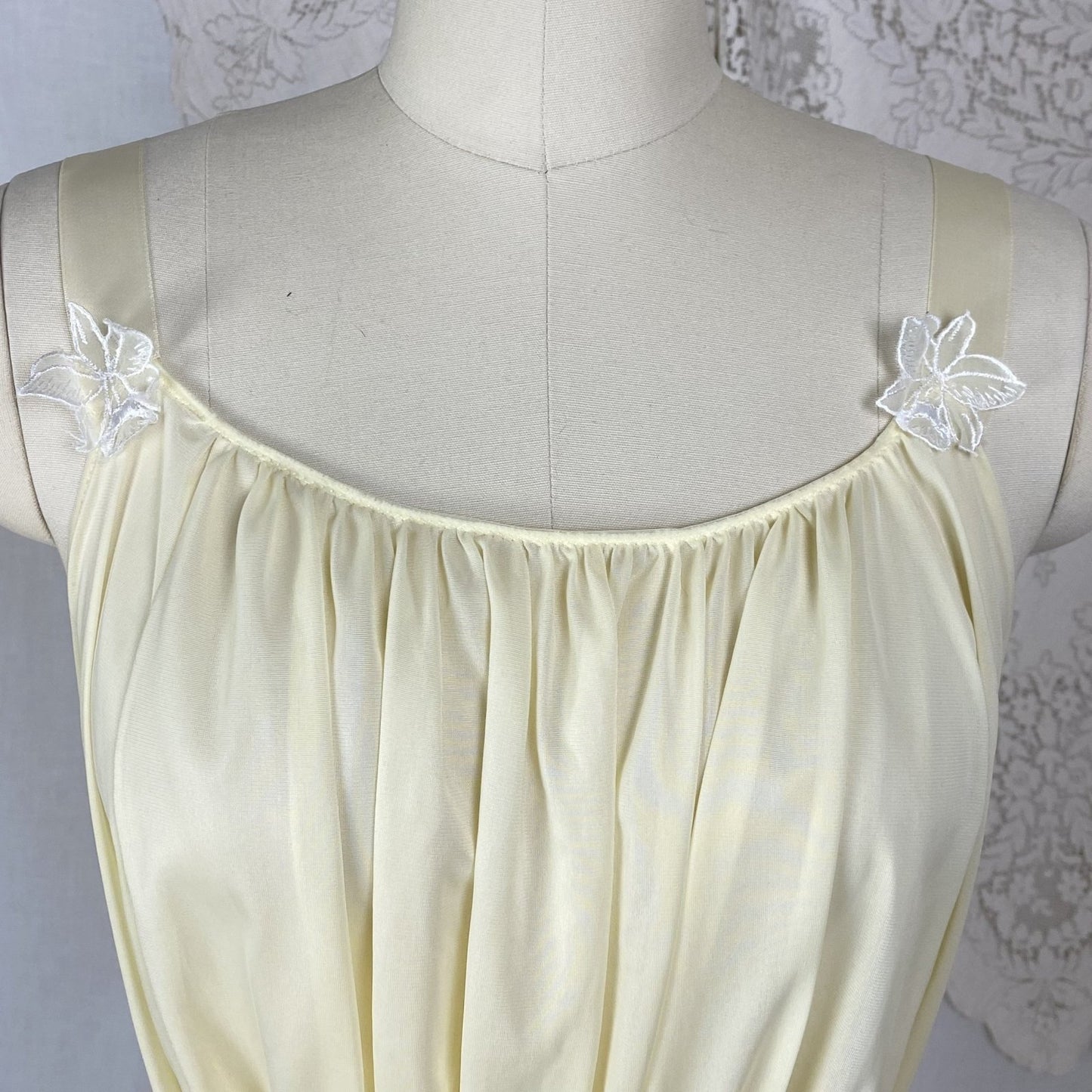 Vintage 1950's Nightgown | Creamy Yellow Nylon with White Chiffon Floral Appliques | Size M, LG | Roger's - Daggers & Dames