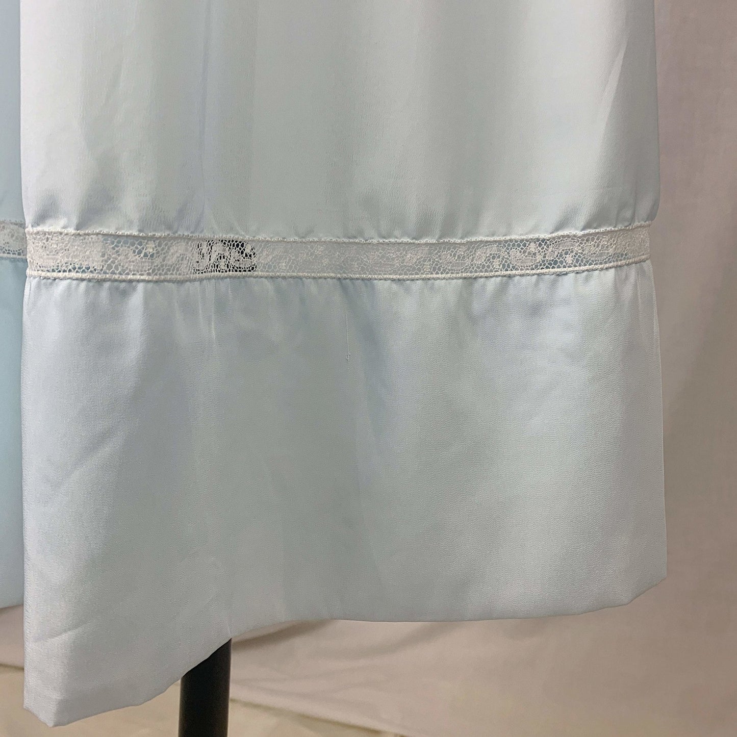 Vintage 1950's Nightgown | Sky Blue Rayon Blend with White Ruffled Lace & Star Embroidery | Size M, LG | Barbizon - Daggers & Dames