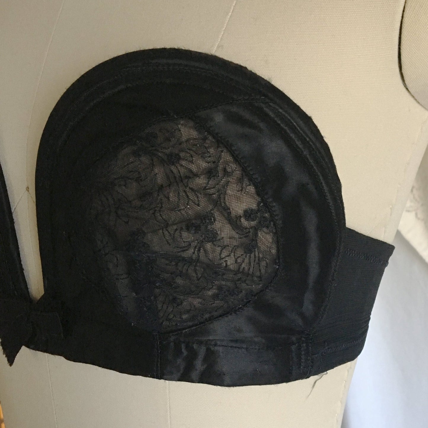 Vintage 1950's Overwire Bra | Black Satin with Chantilly Lace & Ribbon Bow | Wispies | Size 34 B, 32 C - Daggers & Dames