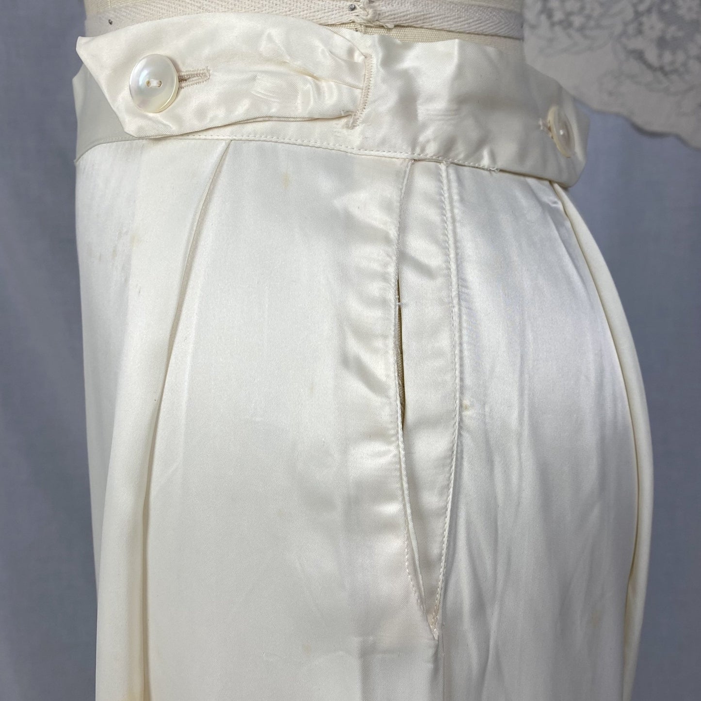 Vintage 1950's Pajama Set | Warm Ivory Rayon Satin with Nude Lace & Shell Buttons | Size S | Mary Jane -Never Worn - Daggers & Dames