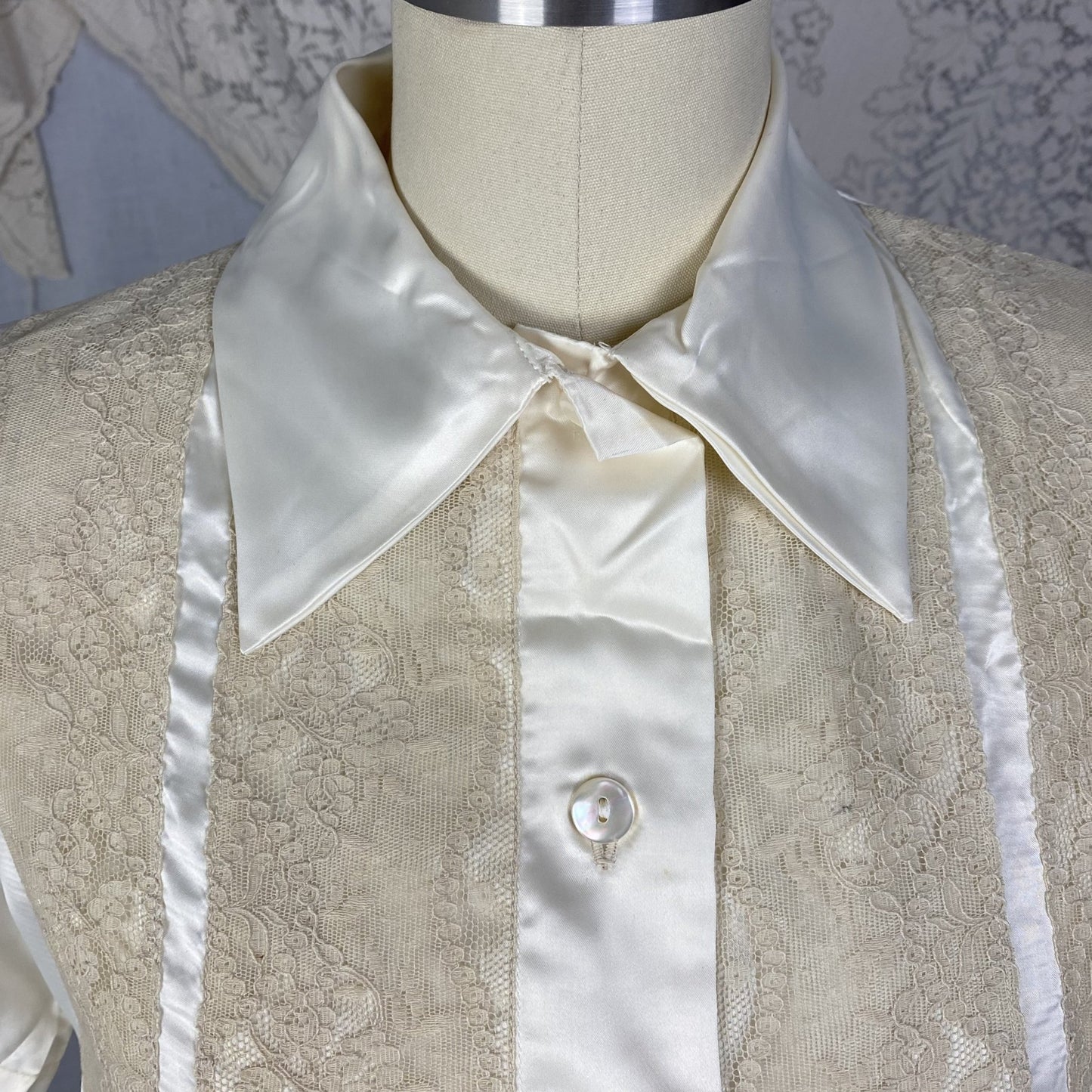 Vintage 1950's Pajama Set | Warm Ivory Rayon Satin with Nude Lace & Shell Buttons | Size S | Mary Jane -Never Worn - Daggers & Dames