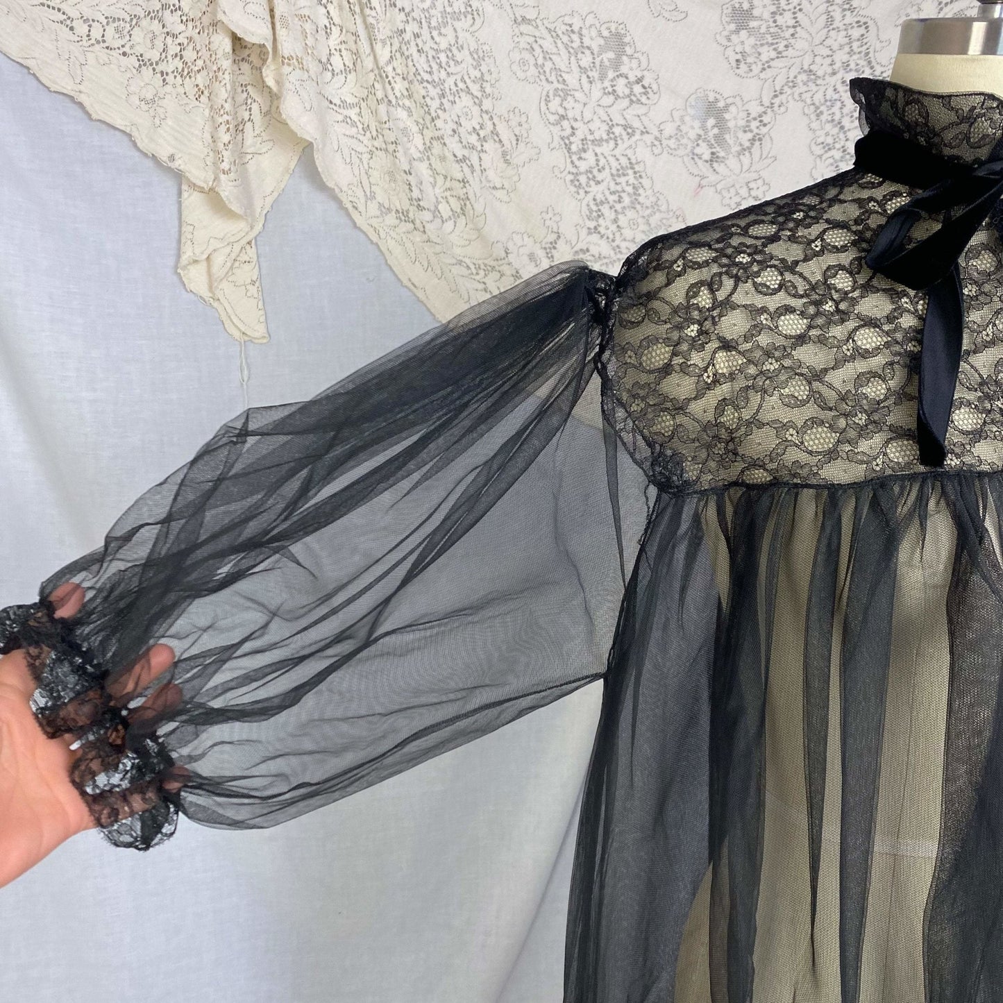 Vintage 1950's Peignoir | Black Tulle with Chantilly Lace & Puffed Sleeves | Size Free | Eye-Ful by Flaums - Daggers & Dames