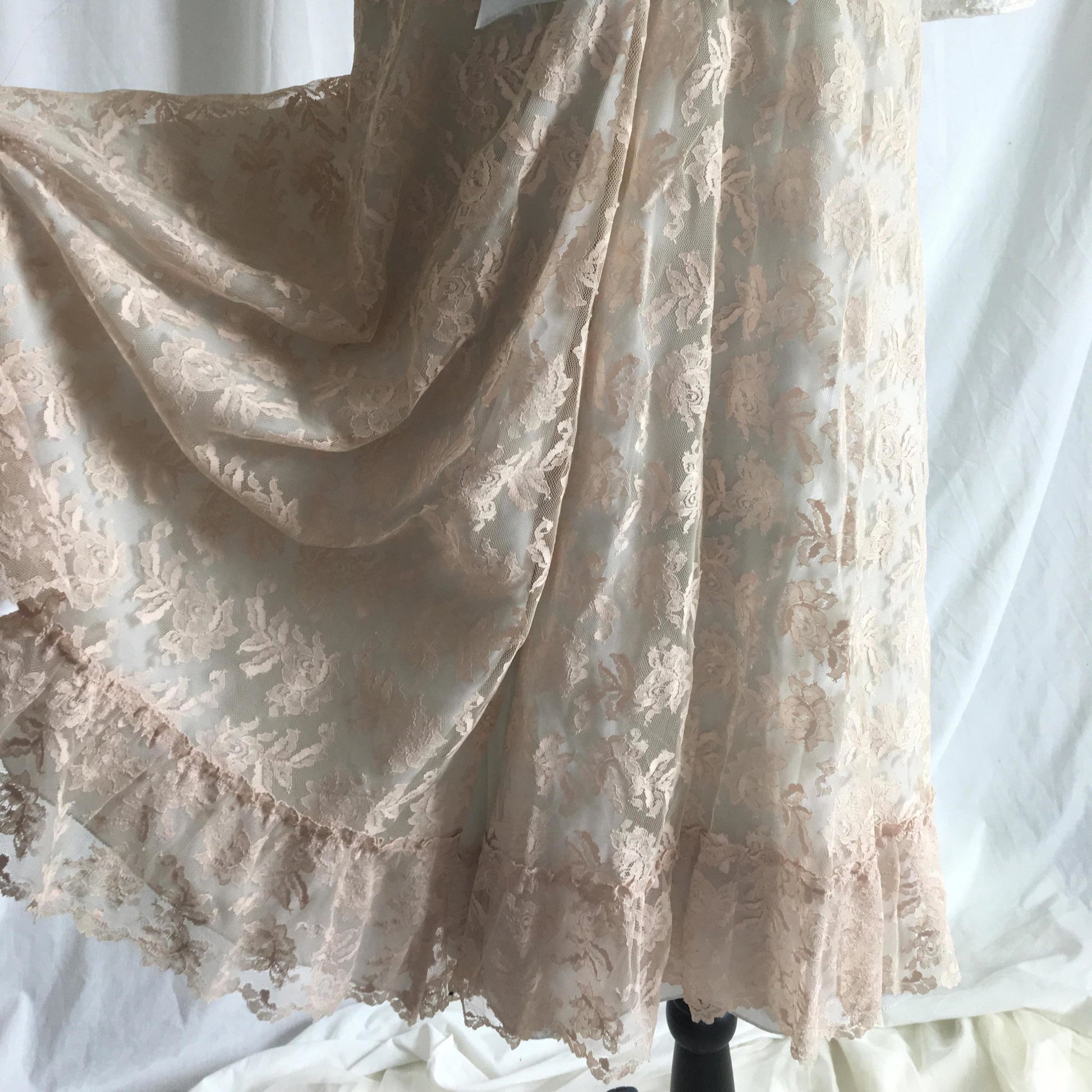 Vintage 1950's Peignoir Set | Ecru Lace & Light Blue Nylon Chiffon with Satin Ribbons | Bridal Lingerie | Odette Barsa | Size M - LG - Daggers & Dames