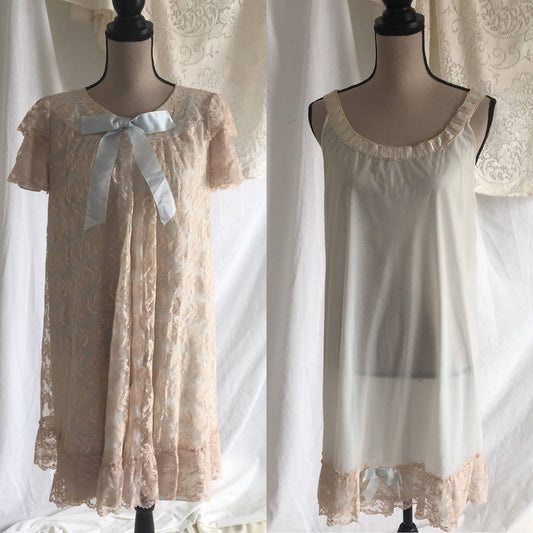 Vintage 1950's Peignoir Set | Ecru Lace & Light Blue Nylon Chiffon with Satin Ribbons | Bridal Lingerie | Odette Barsa | Size M - LG - Daggers & Dames