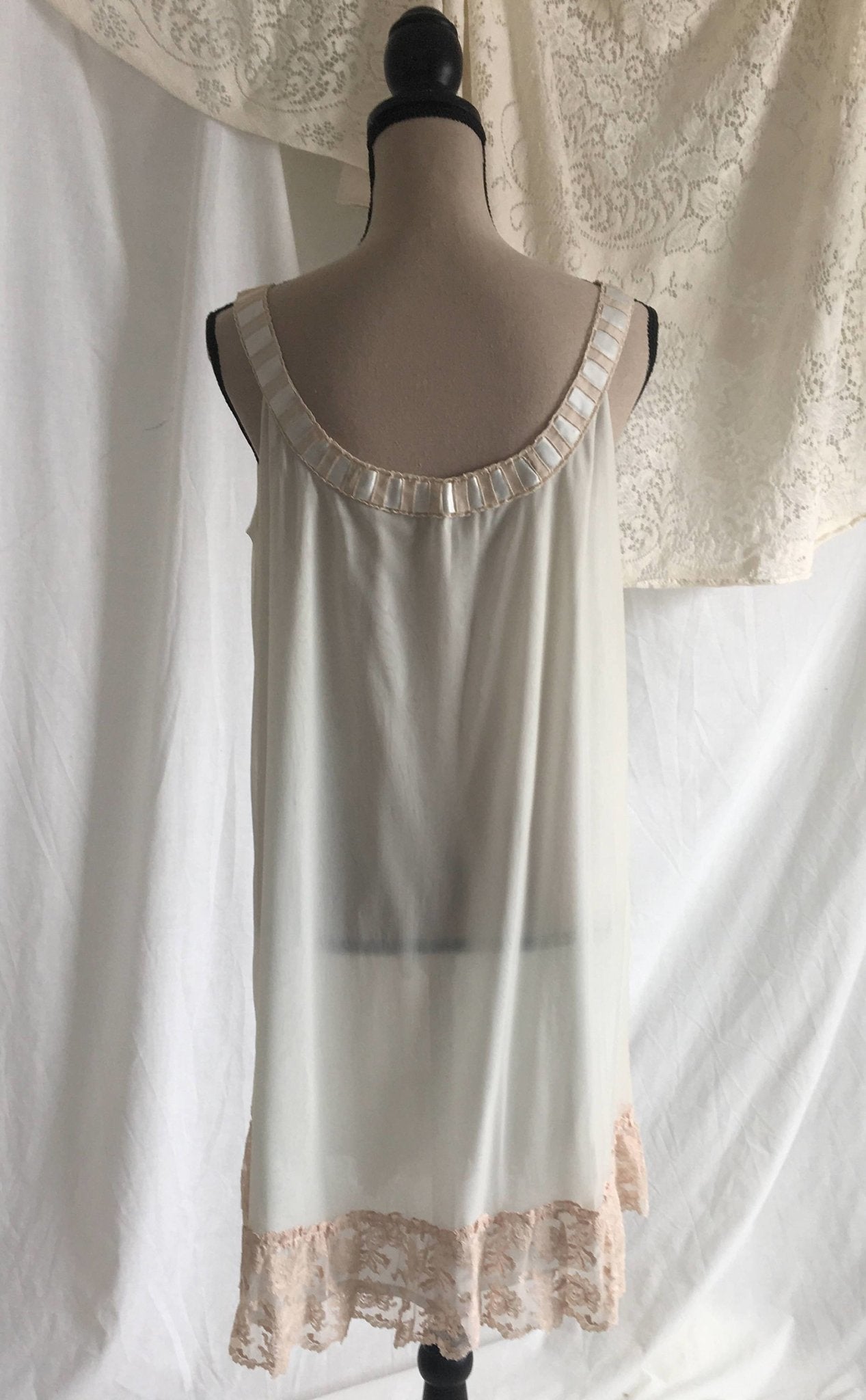 Vintage 1950's Peignoir Set | Ecru Lace & Light Blue Nylon Chiffon with Satin Ribbons | Bridal Lingerie | Odette Barsa | Size M - LG - Daggers & Dames