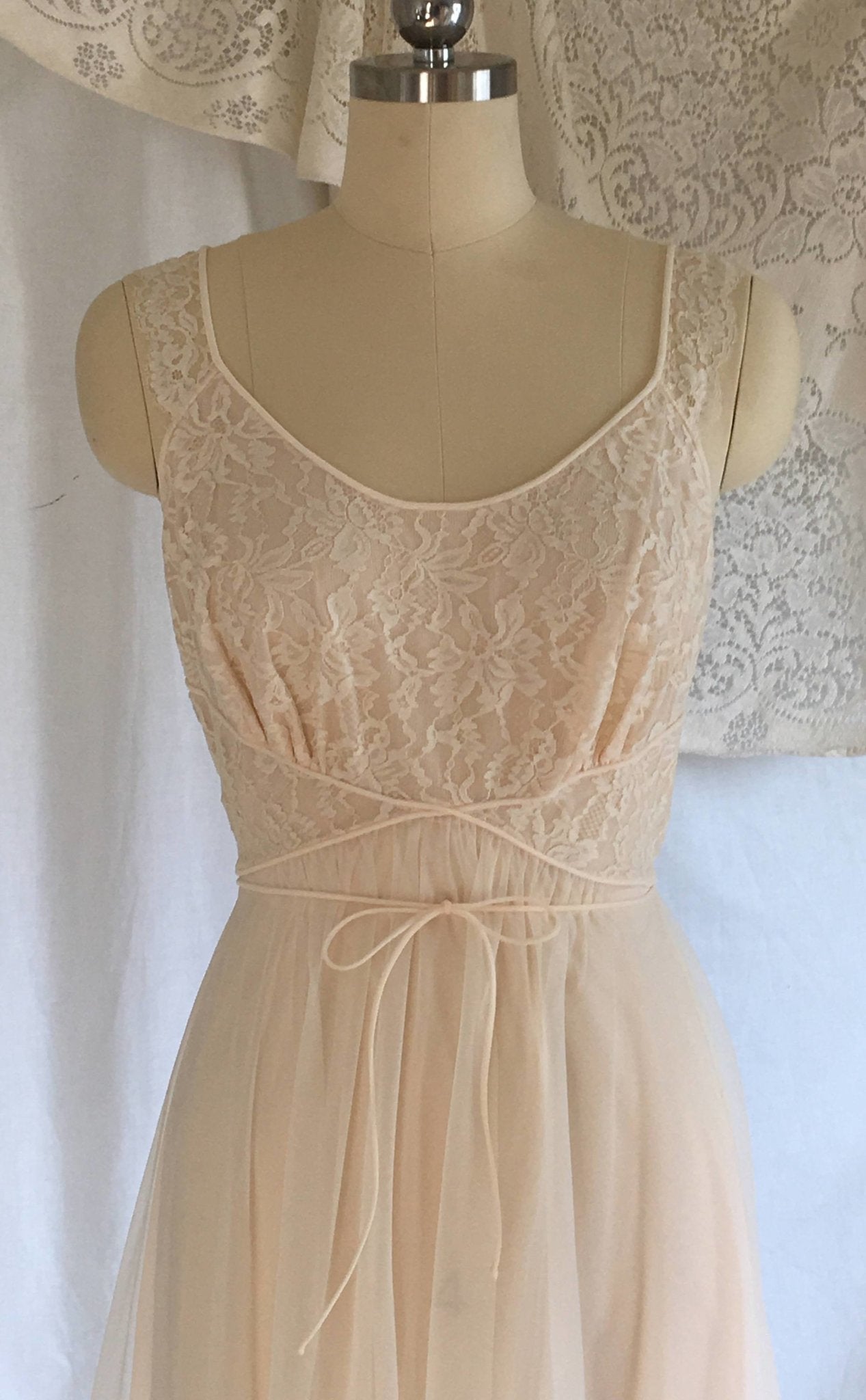 Vintage 1950's Peignoir Set | Pink Chiffon with Lace | Babydoll Lingerie Set | Bridal Lingerie | Vanity Fair | Size S - Daggers & Dames