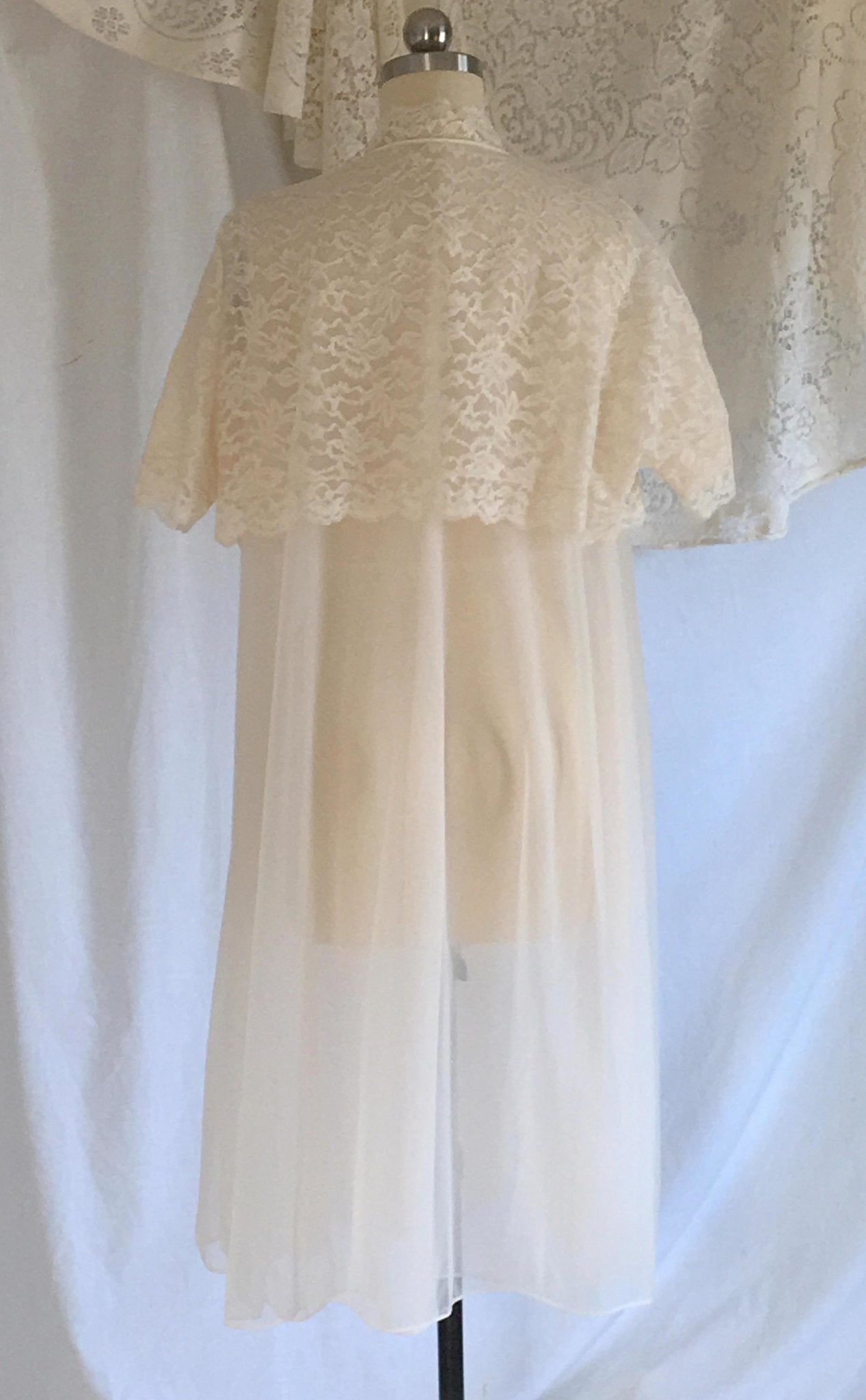Vintage 1950's Peignoir Set | Pink Chiffon with Lace | Babydoll Lingerie Set | Bridal Lingerie | Vanity Fair | Size S - Daggers & Dames