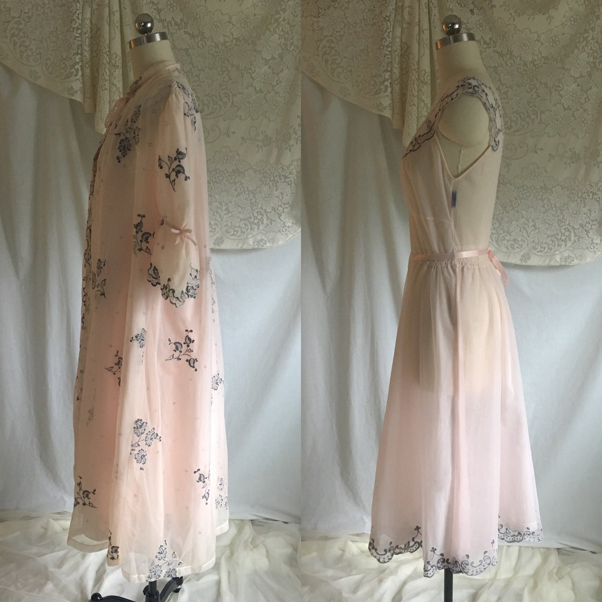 Vintage 1950's Peignoir Set | Powder Pink & Dove Gray Chiffon with Alençon Embroidery | Odette Barsa | Size S, M - Daggers & Dames