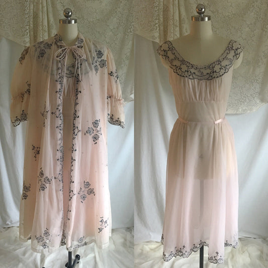 Vintage 1950's Peignoir Set | Powder Pink & Dove Gray Chiffon with Alençon Embroidery | Odette Barsa | Size S, M - Daggers & Dames