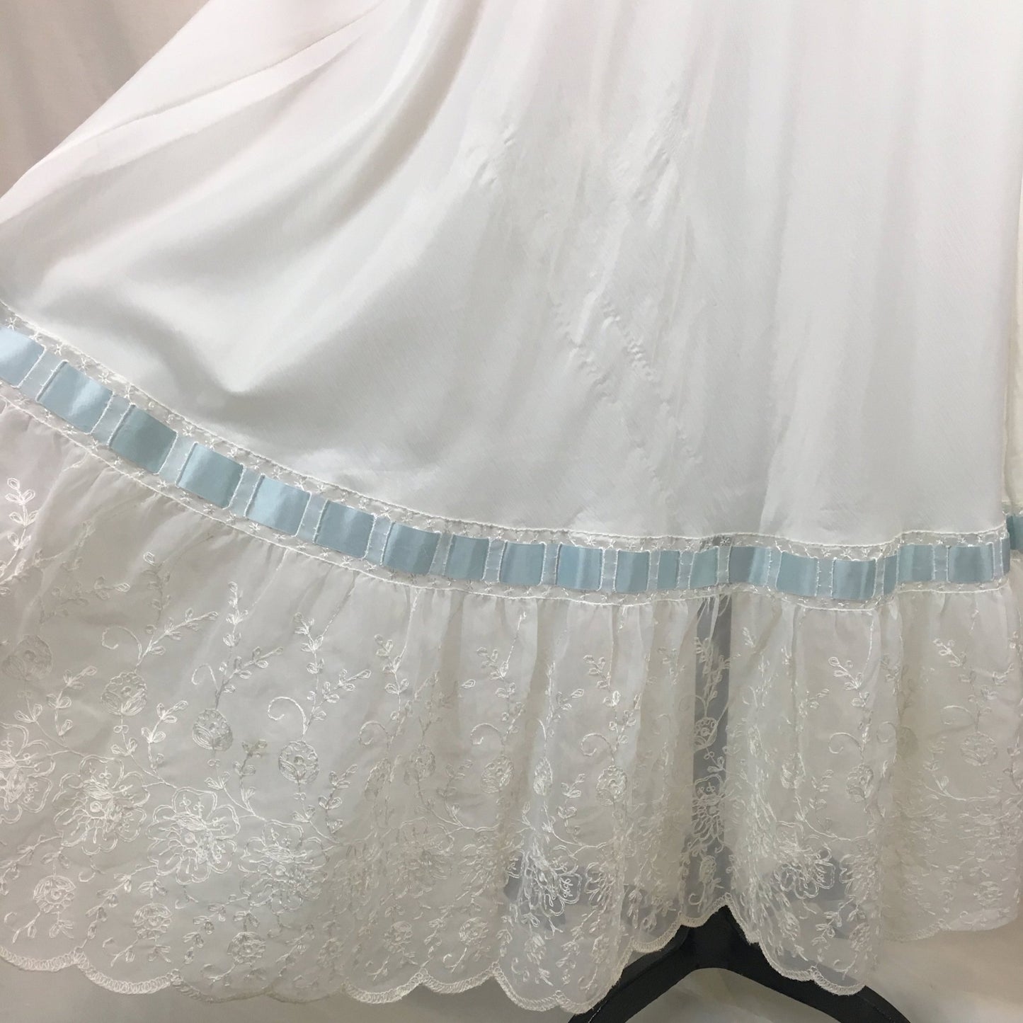 Vintage 1950's Peignoir Set | White Crisp Nylon with Sheer Embroidered Chiffon & Blue Ribbon | Chevette | Size S - Daggers & Dames
