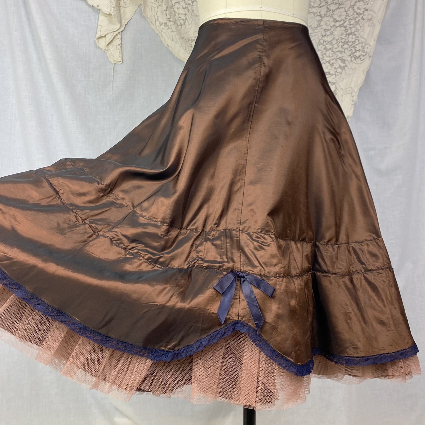 Vintage 1950's Petticoat | Bronze Nylon Taffeta with Navy Blue Lace & Mocha Tulle | Size XS, S - Daggers & Dames