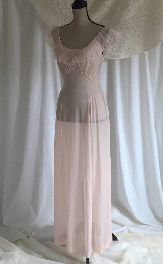 Vintage 1950's Powder Pink Night Gown by Van Raalte - Daggers & Dames