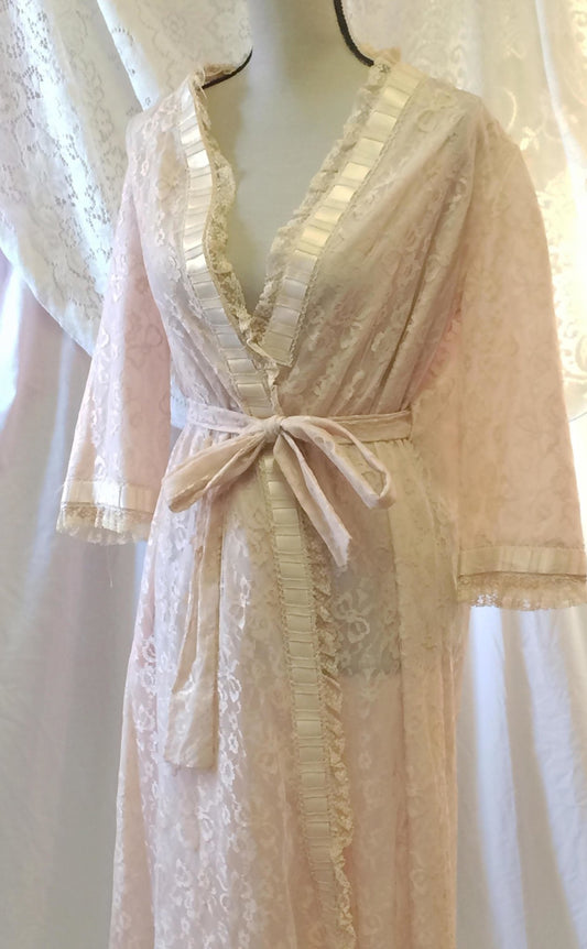 Vintage 1950's Robe | Ecru Lace & Taffeta with Satin Ribbons | Odette Barsa | Size SM/MED - Daggers & Dames