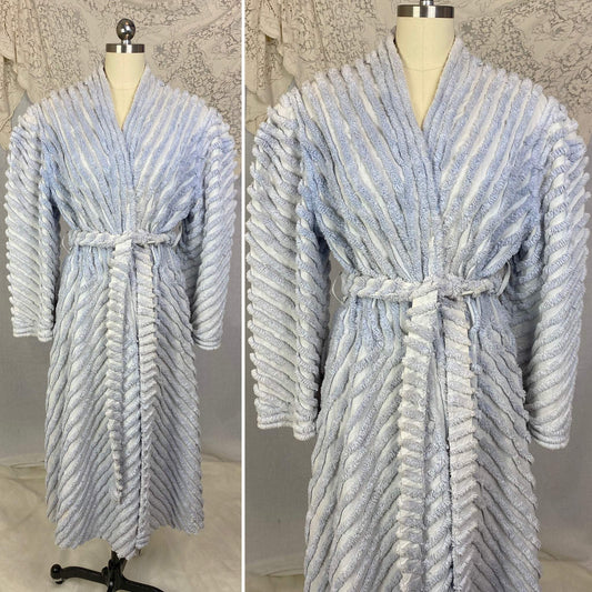 Vintage 1950's Robe | Periwinkle Blue Candlewick Chenille with Wide Sleeves | Size M, LG | Fruit of the Loom - Daggers & Dames
